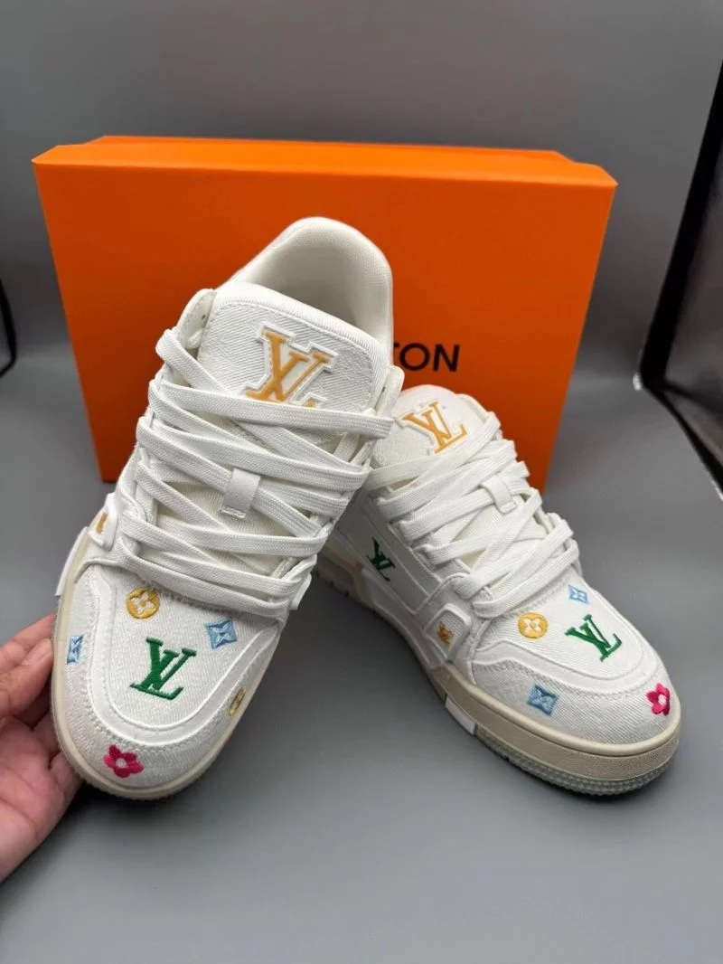 Louis Vuitton Trainer Sneaker Classic 31477