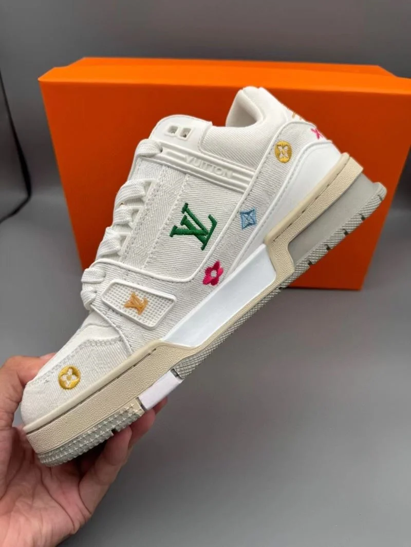 Louis Vuitton Trainer Sneaker Classic 31477