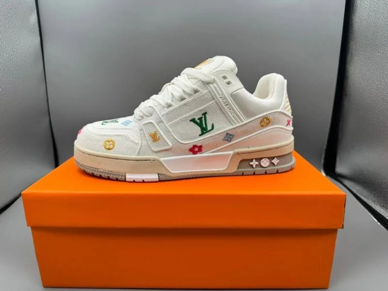 Louis Vuitton Trainer Sneaker Classic 31477