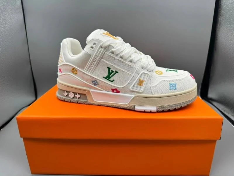 Louis Vuitton Trainer Sneaker Classic 31477