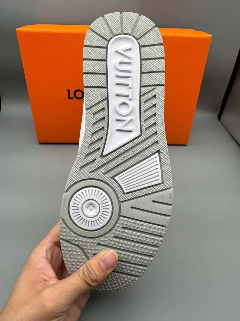 Premium Louis Vuitton Trainer Sneaker 31448