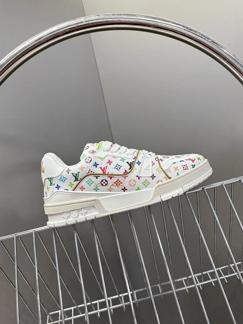 Vibrant Louis Vuitton Trainer Sneaker 31474