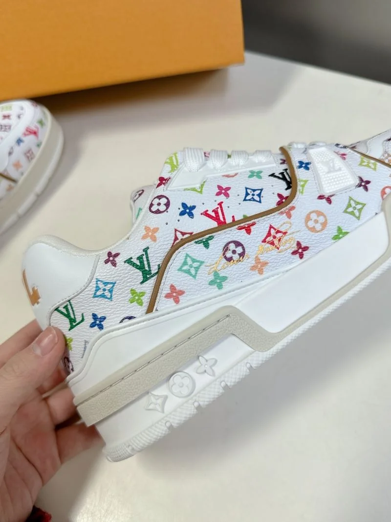Vibrant Louis Vuitton Trainer Sneaker 31474