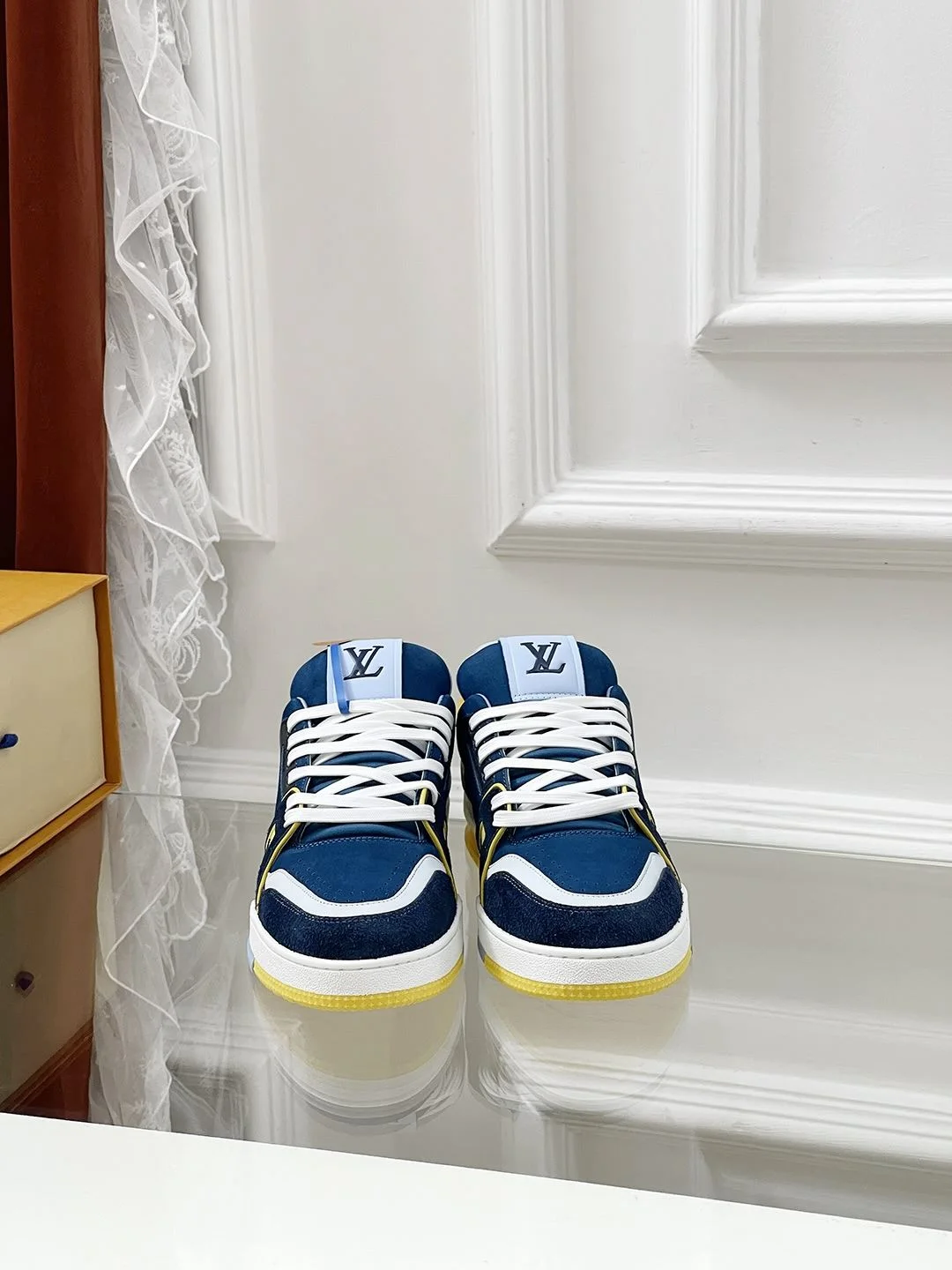 Lightweight Louis Vuitton Trainer Sneaker 31466