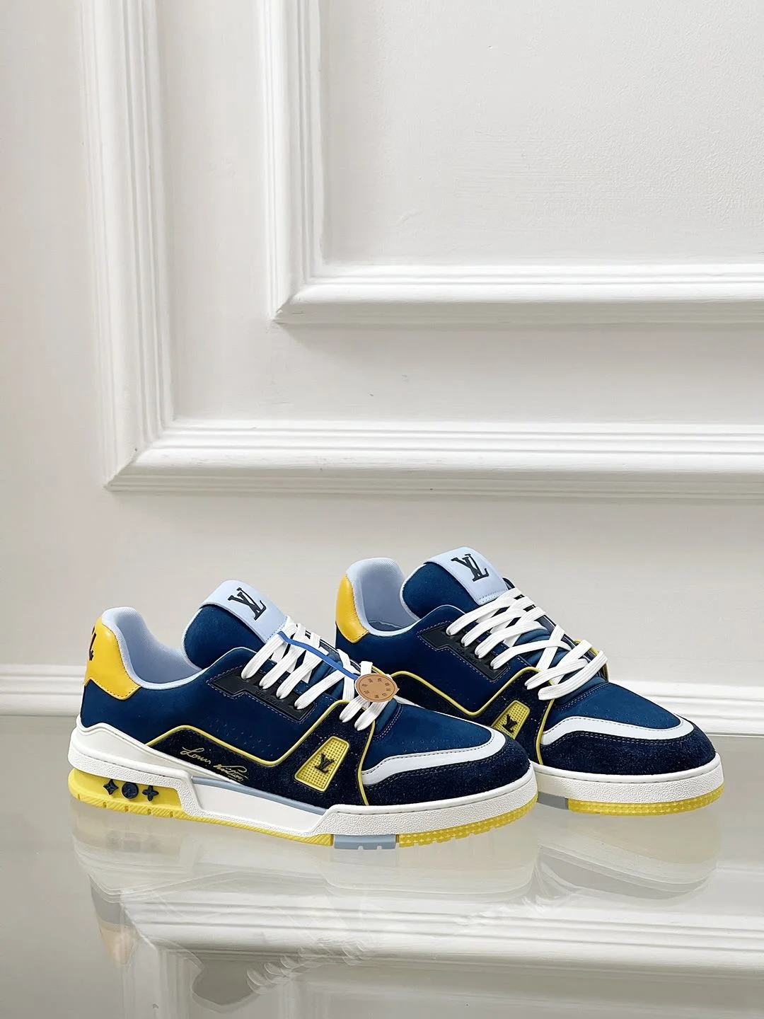 Lightweight Louis Vuitton Trainer Sneaker 31466