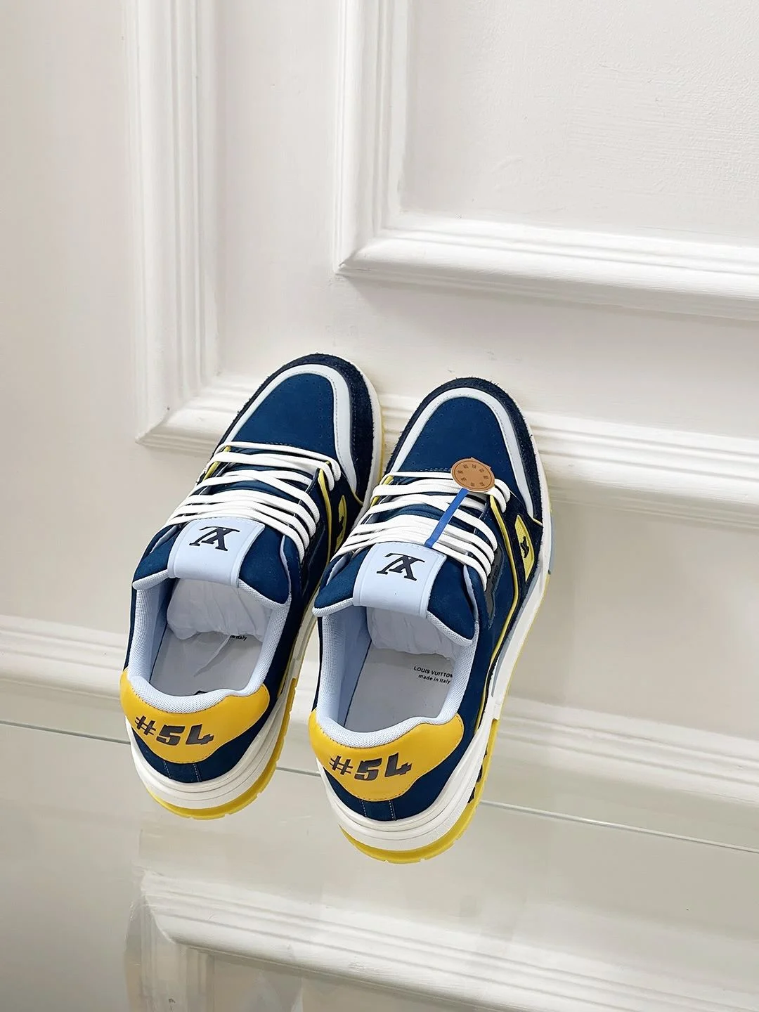 Lightweight Louis Vuitton Trainer Sneaker 31466