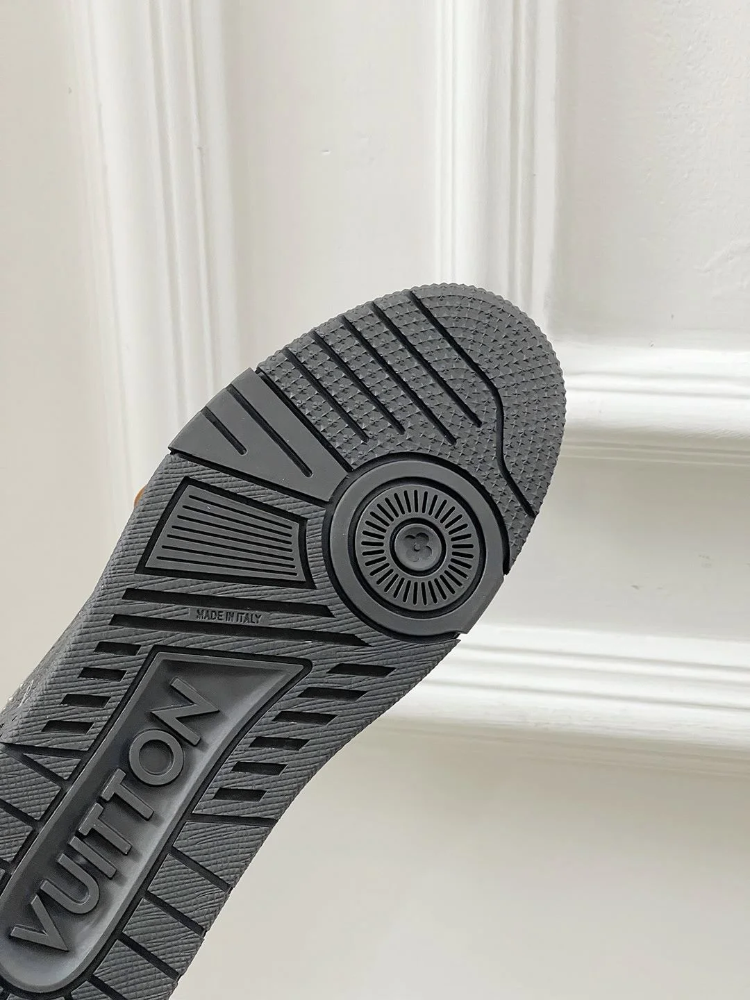 Affordable Louis Vuitton Trainer Sneaker 31460