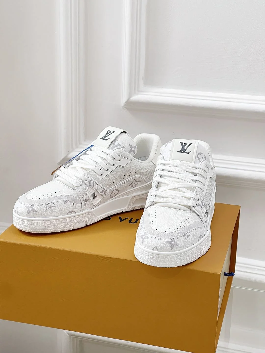 Louis Vuitton Trainer Sneaker HighQuality 31472