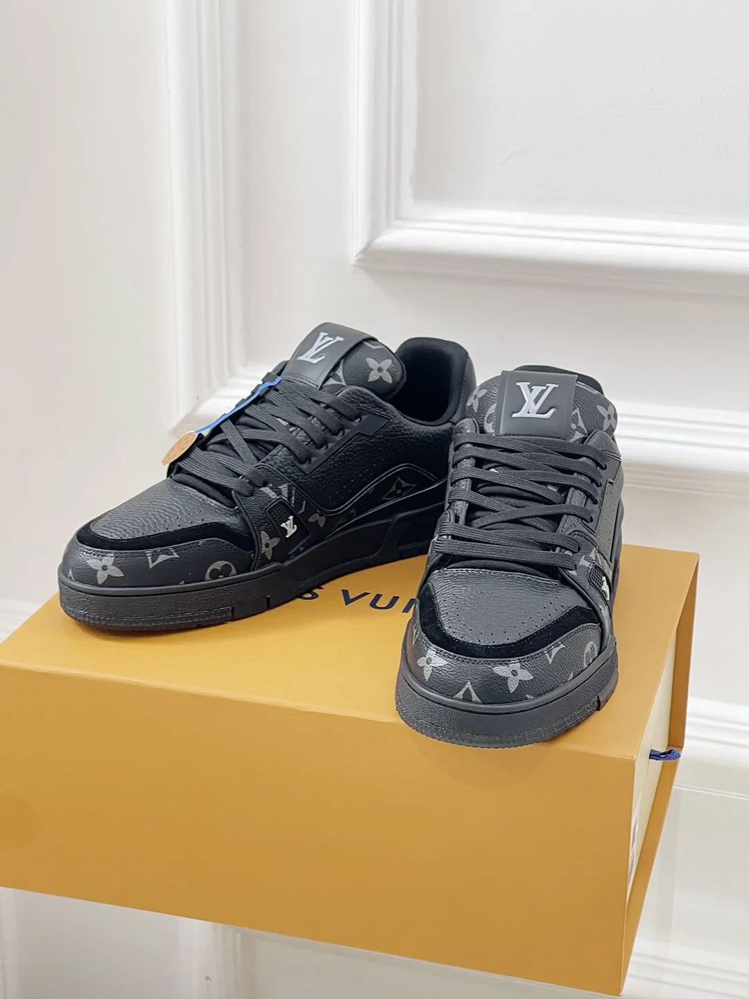 Louis Vuitton Trainer Sneaker Comfortable 31470