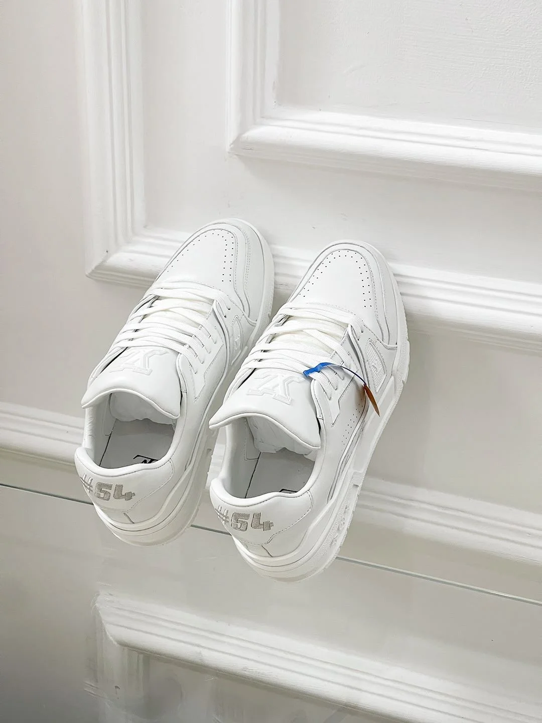 EyeCatching Louis Vuitton Trainer Sneaker 31468