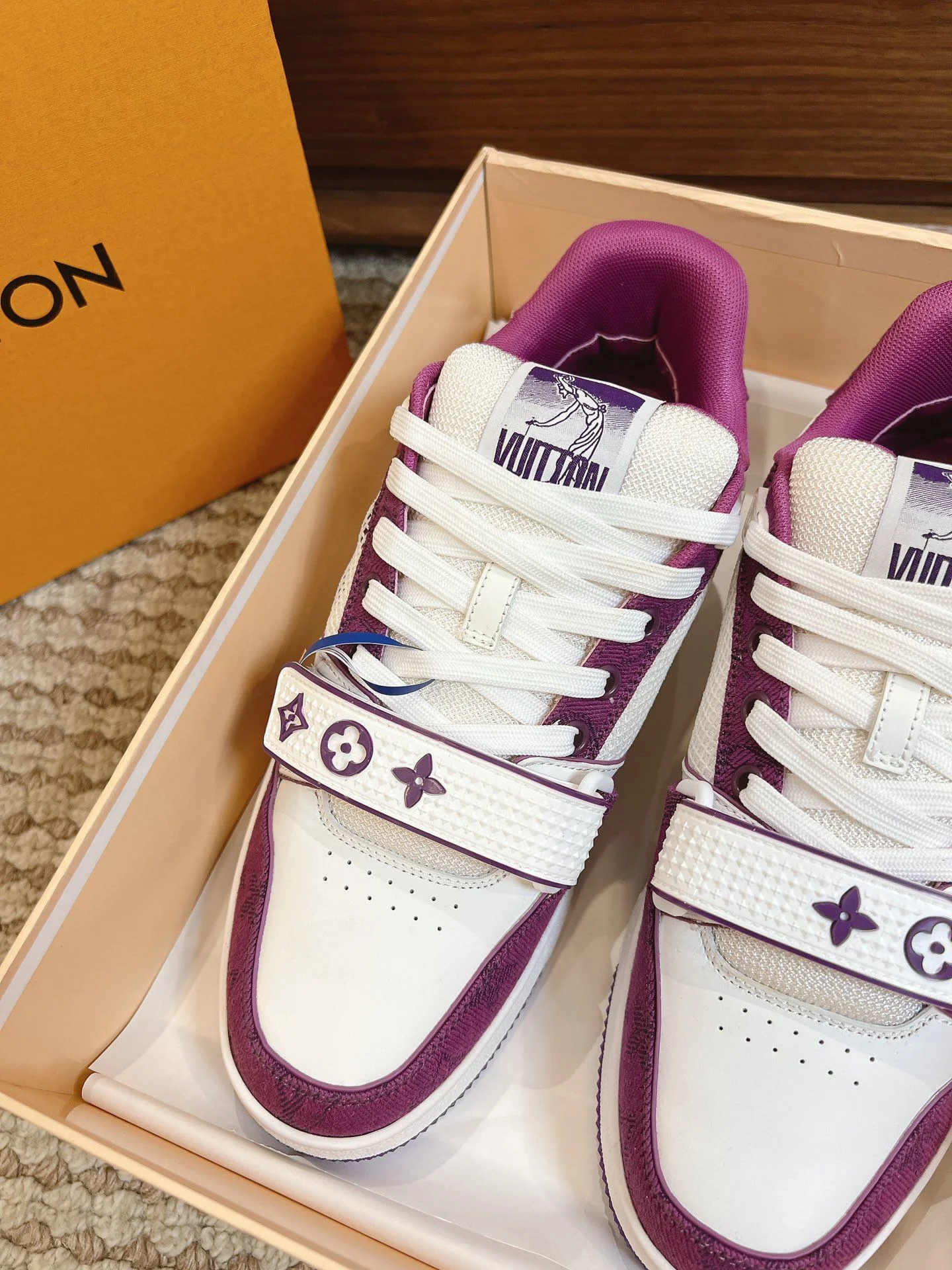 Louis Vuitton Trainer Sneaker WellDesigned 31456
