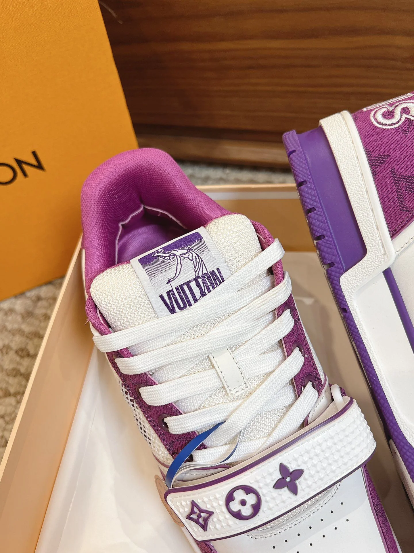 Louis Vuitton Trainer Sneaker WellDesigned 31456