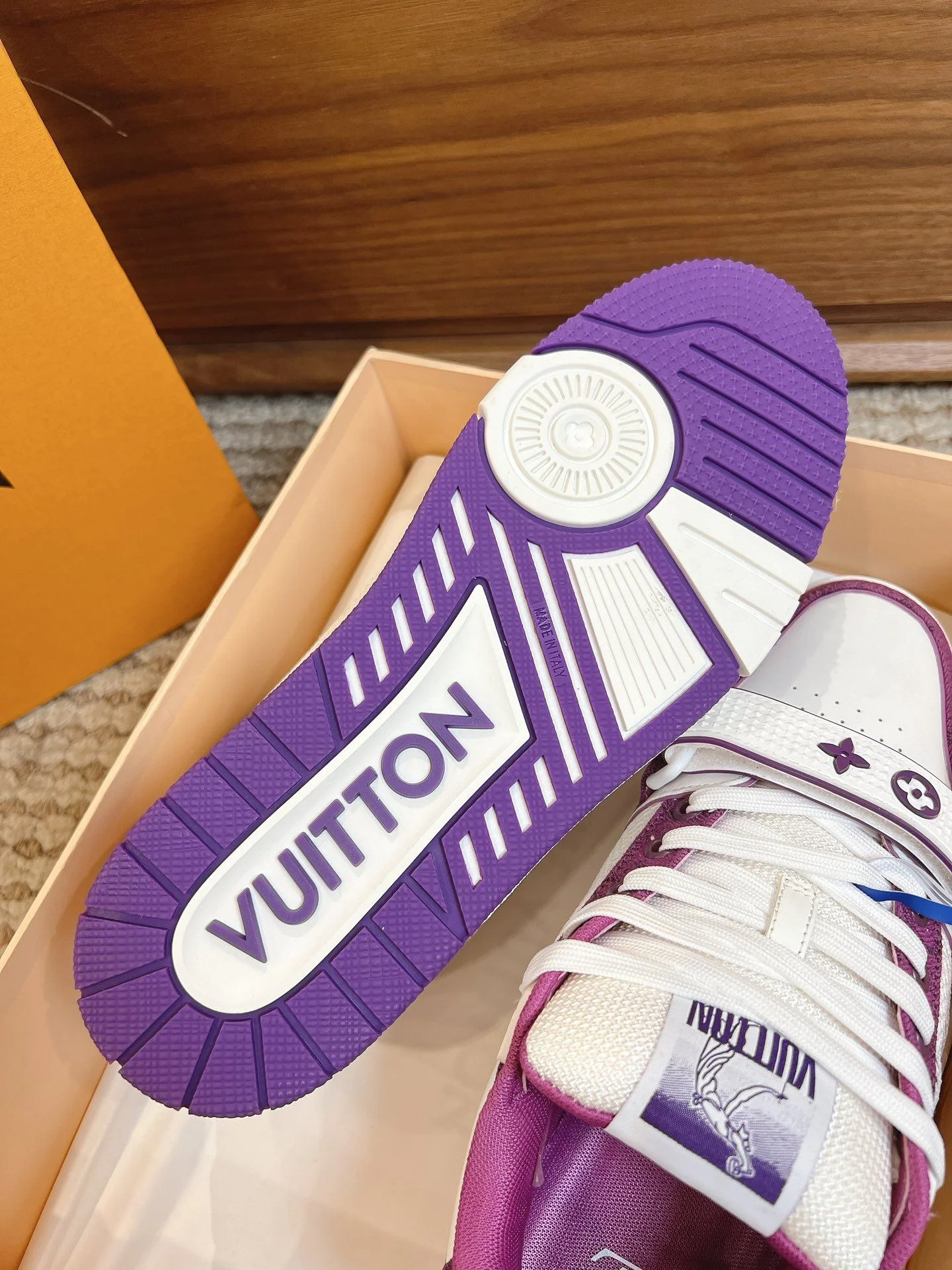 Louis Vuitton Trainer Sneaker WellDesigned 31456