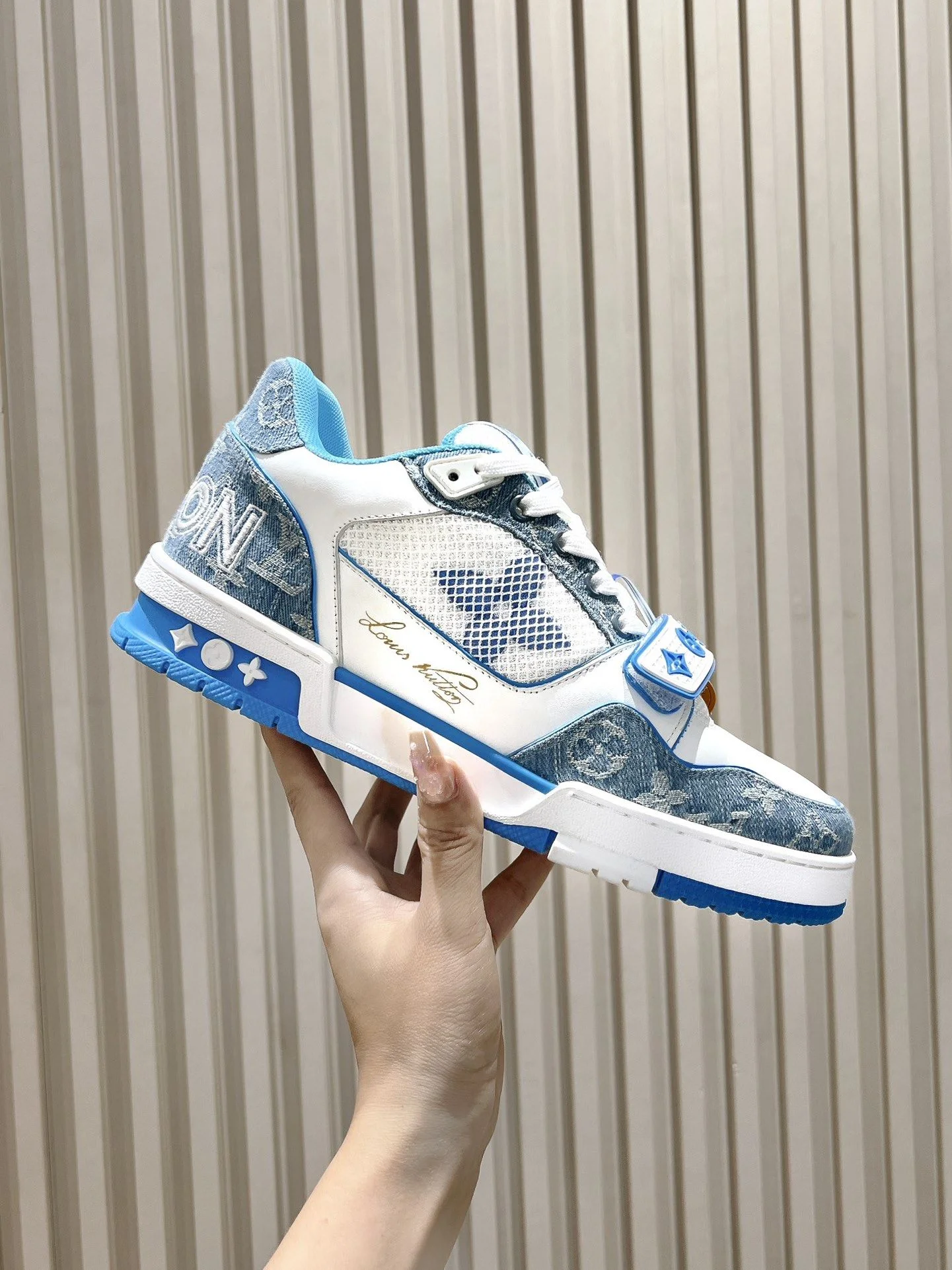 Durable Louis Vuitton Trainer Sneaker 31457