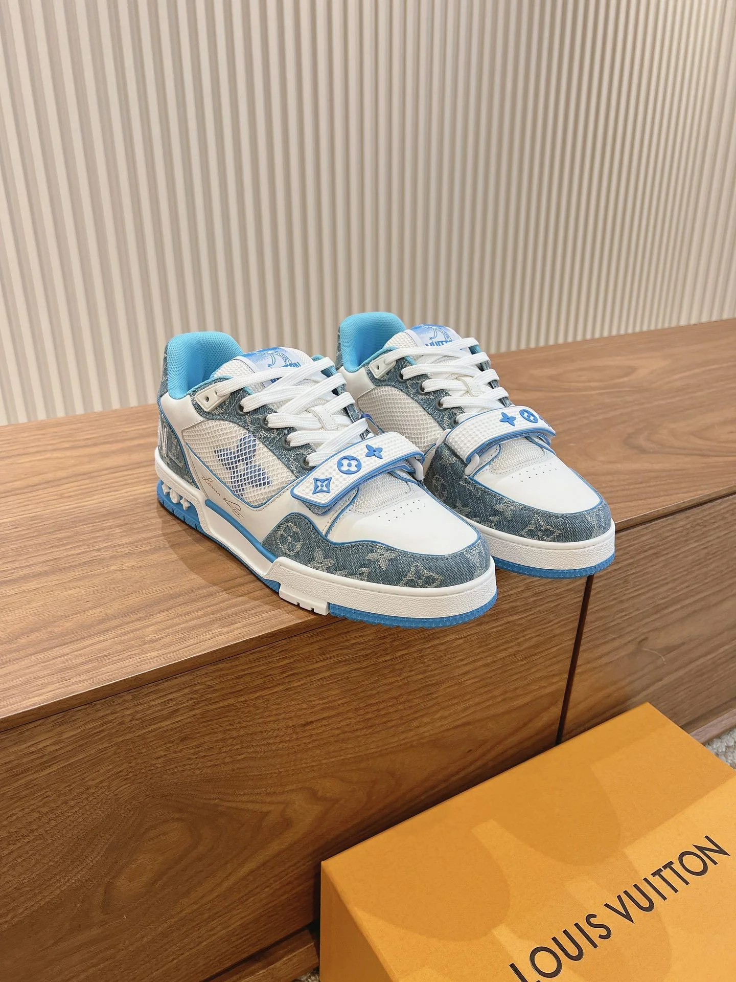 Durable Louis Vuitton Trainer Sneaker 31457