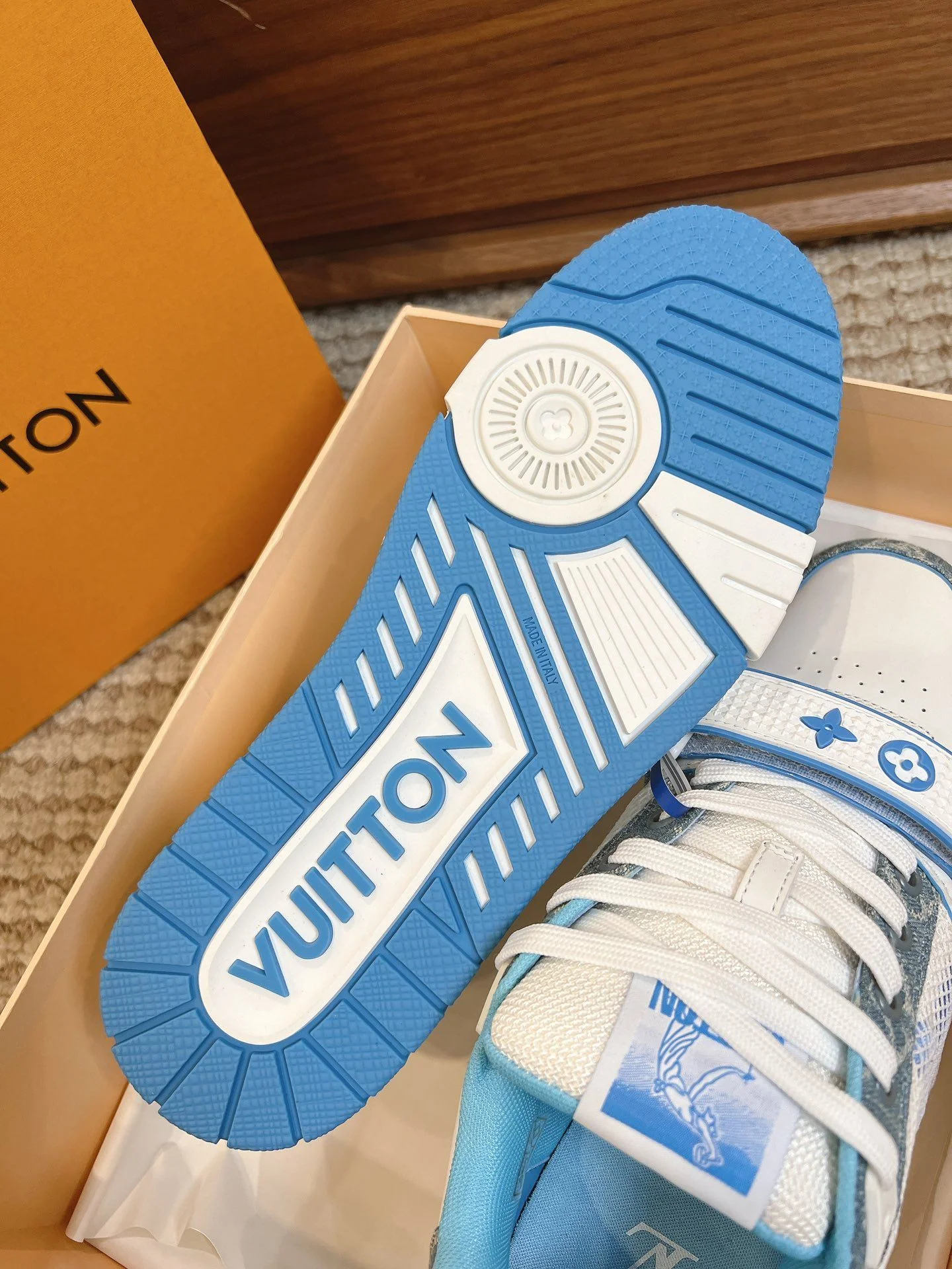 Durable Louis Vuitton Trainer Sneaker 31457