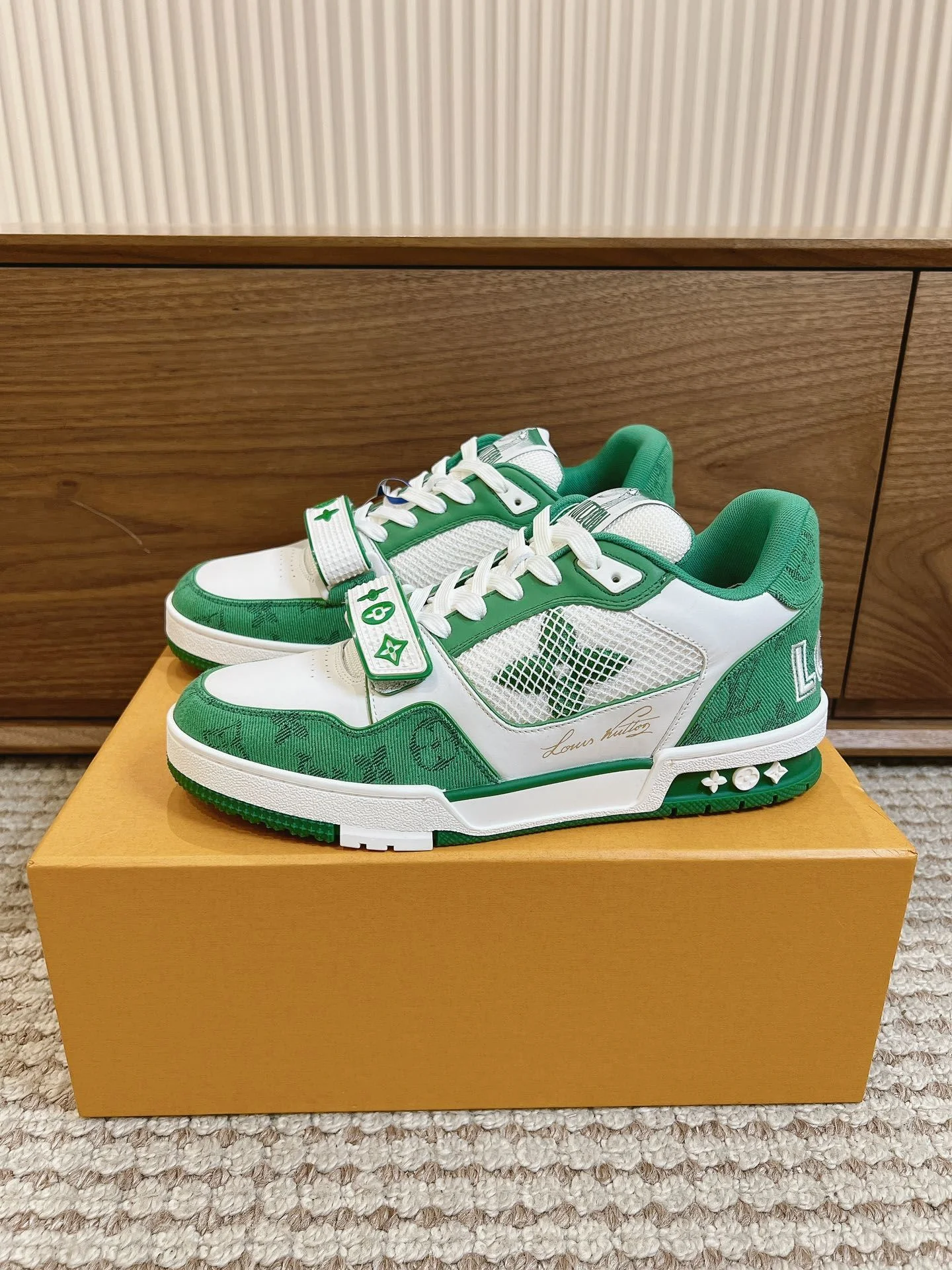 Stylish Louis Vuitton Trainer Sneaker 31462
