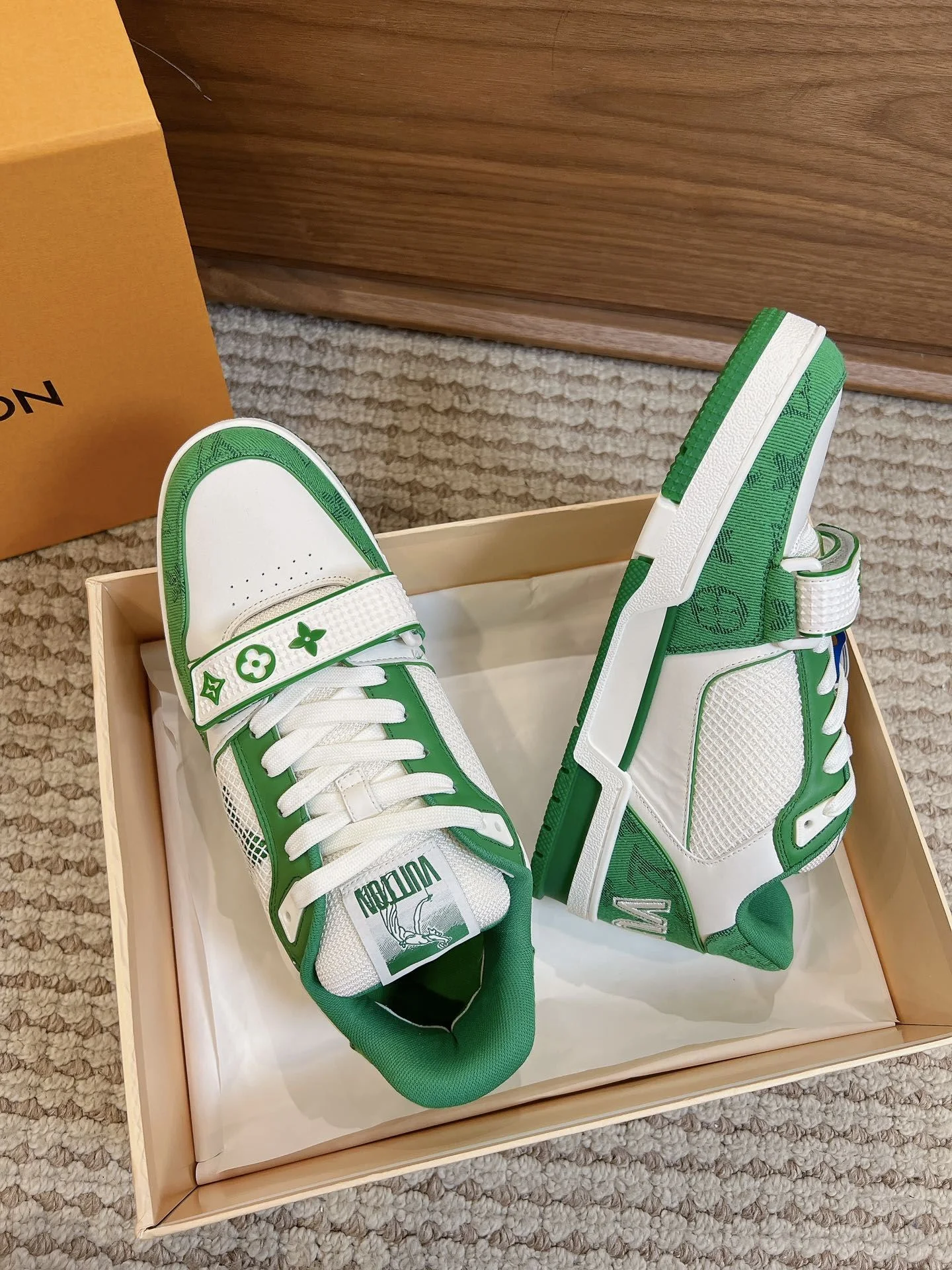 Stylish Louis Vuitton Trainer Sneaker 31462