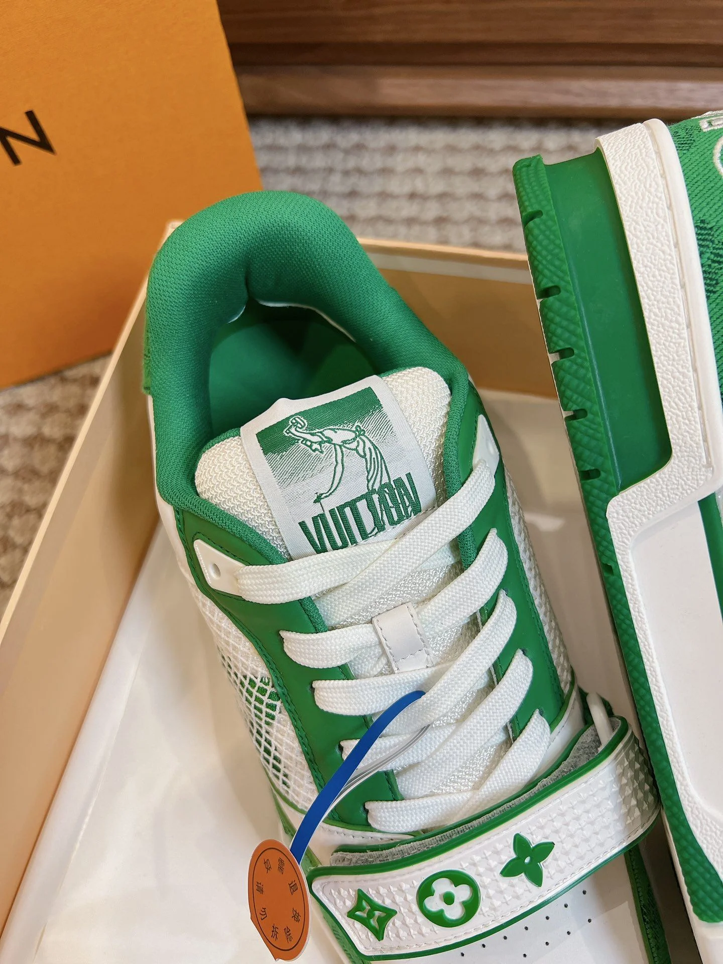 Stylish Louis Vuitton Trainer Sneaker 31462