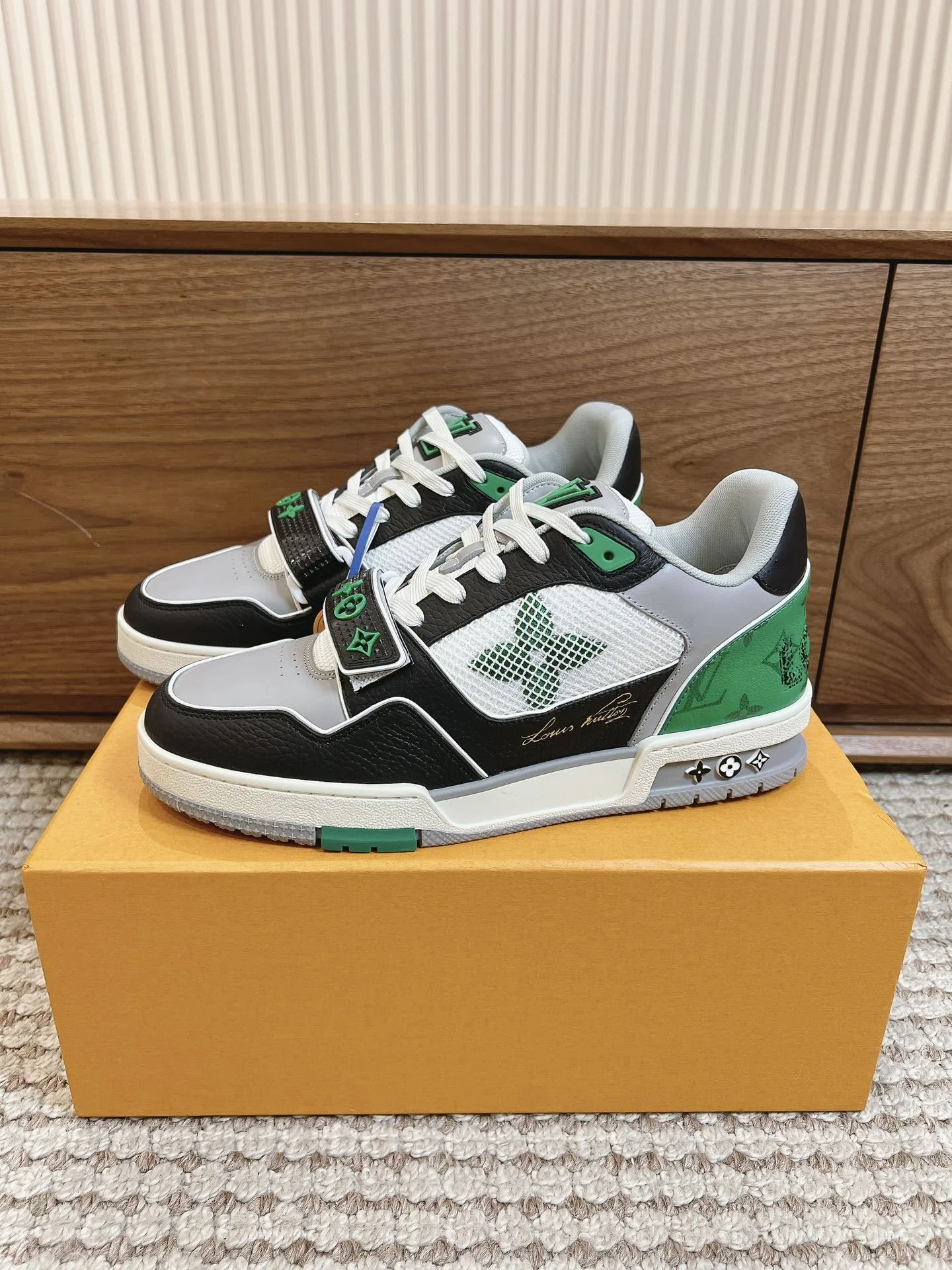 Louis Vuitton Trainer Sneaker Soft 31459