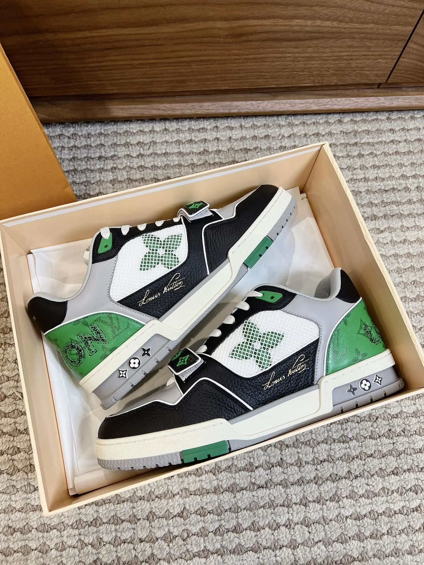 Louis Vuitton Trainer Sneaker Soft 31459