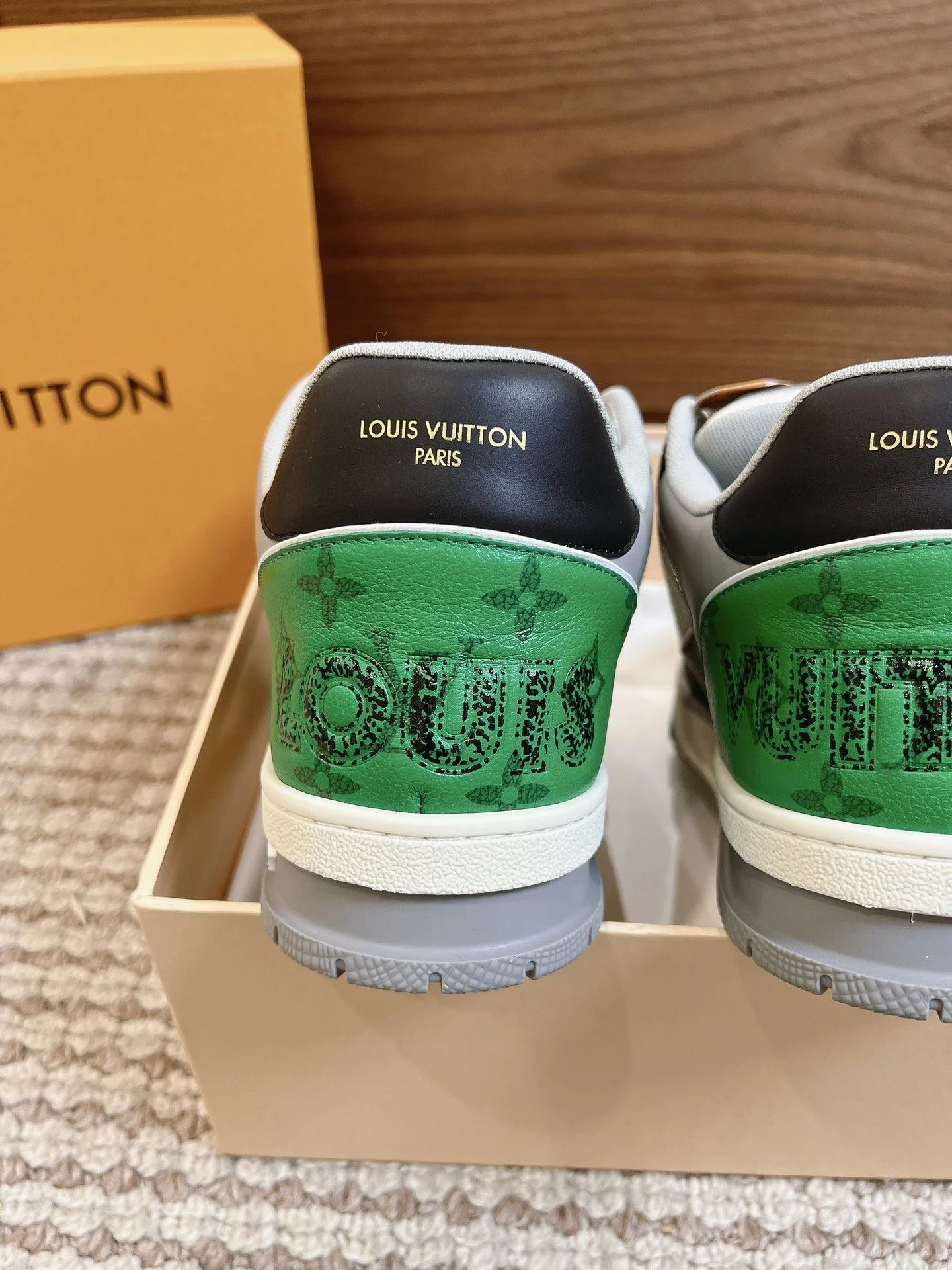 Louis Vuitton Trainer Sneaker Soft 31459