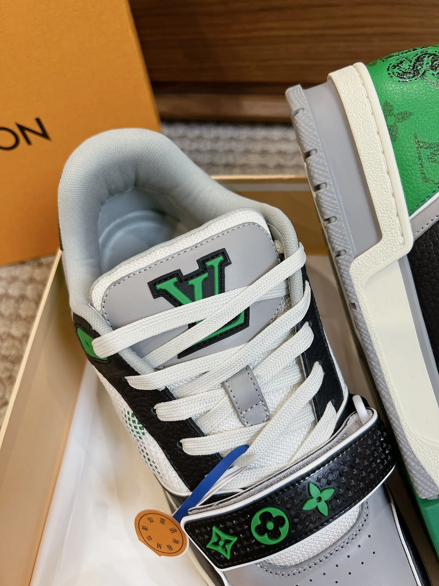 Louis Vuitton Trainer Sneaker Soft 31459