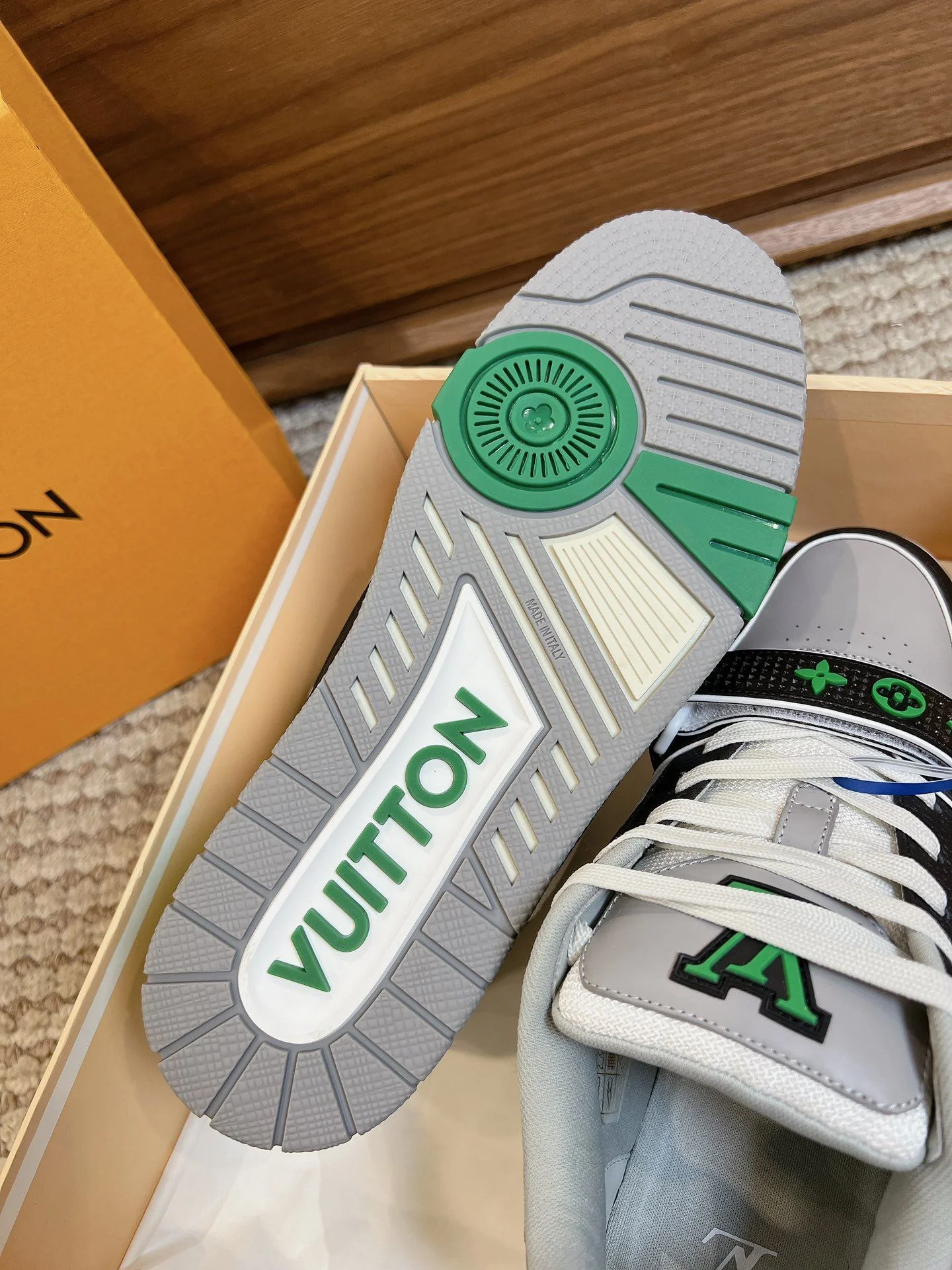 Louis Vuitton Trainer Sneaker Soft 31459