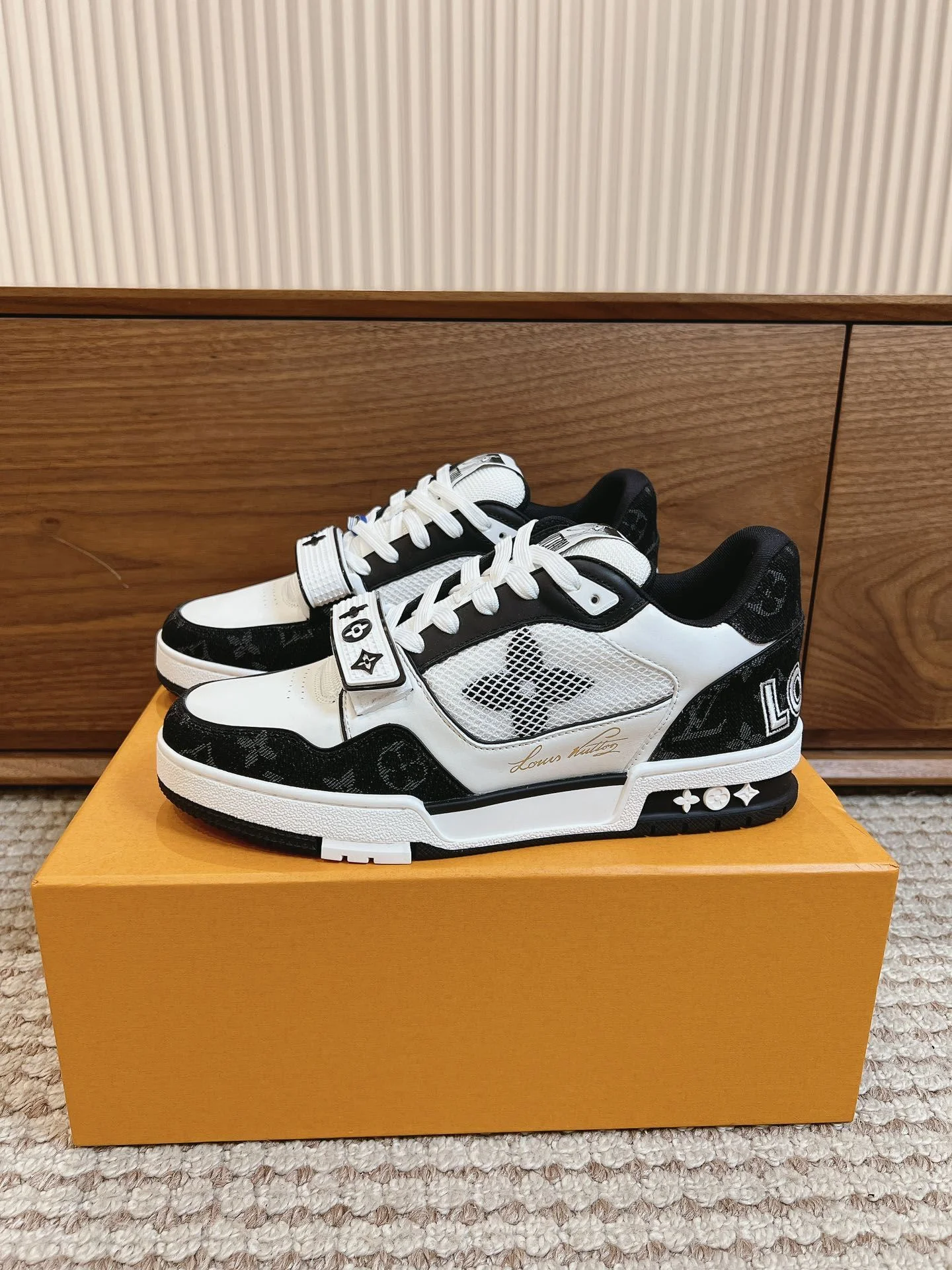 ZipUp Louis Vuitton Trainer Sneaker 31442