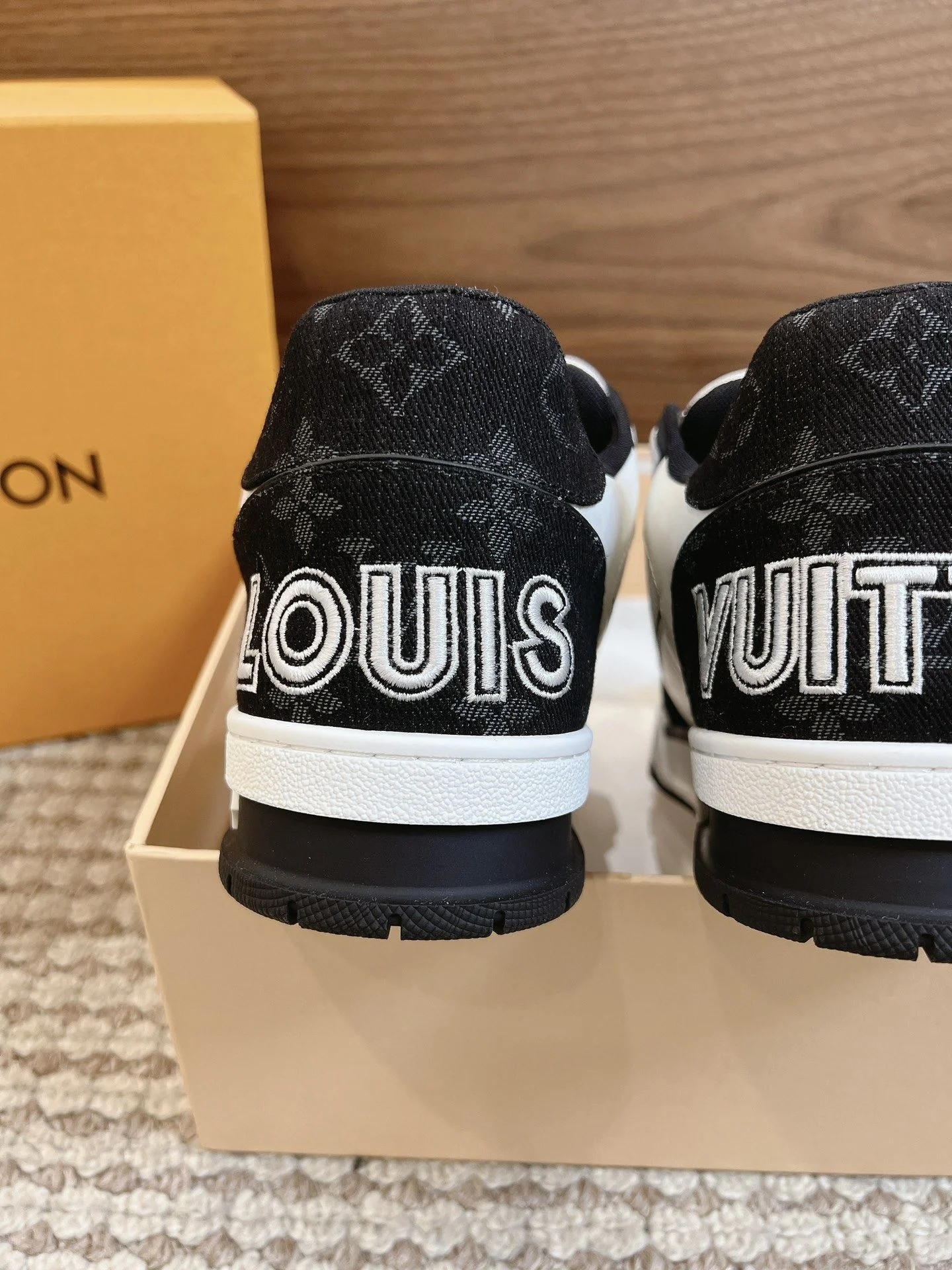ZipUp Louis Vuitton Trainer Sneaker 31442