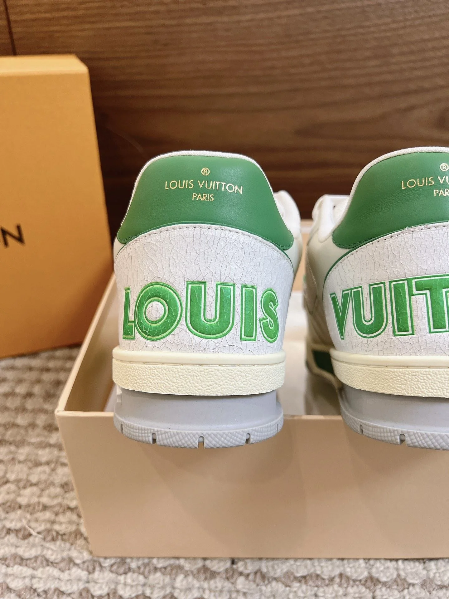 Bright Louis Vuitton Trainer Sneaker 31446