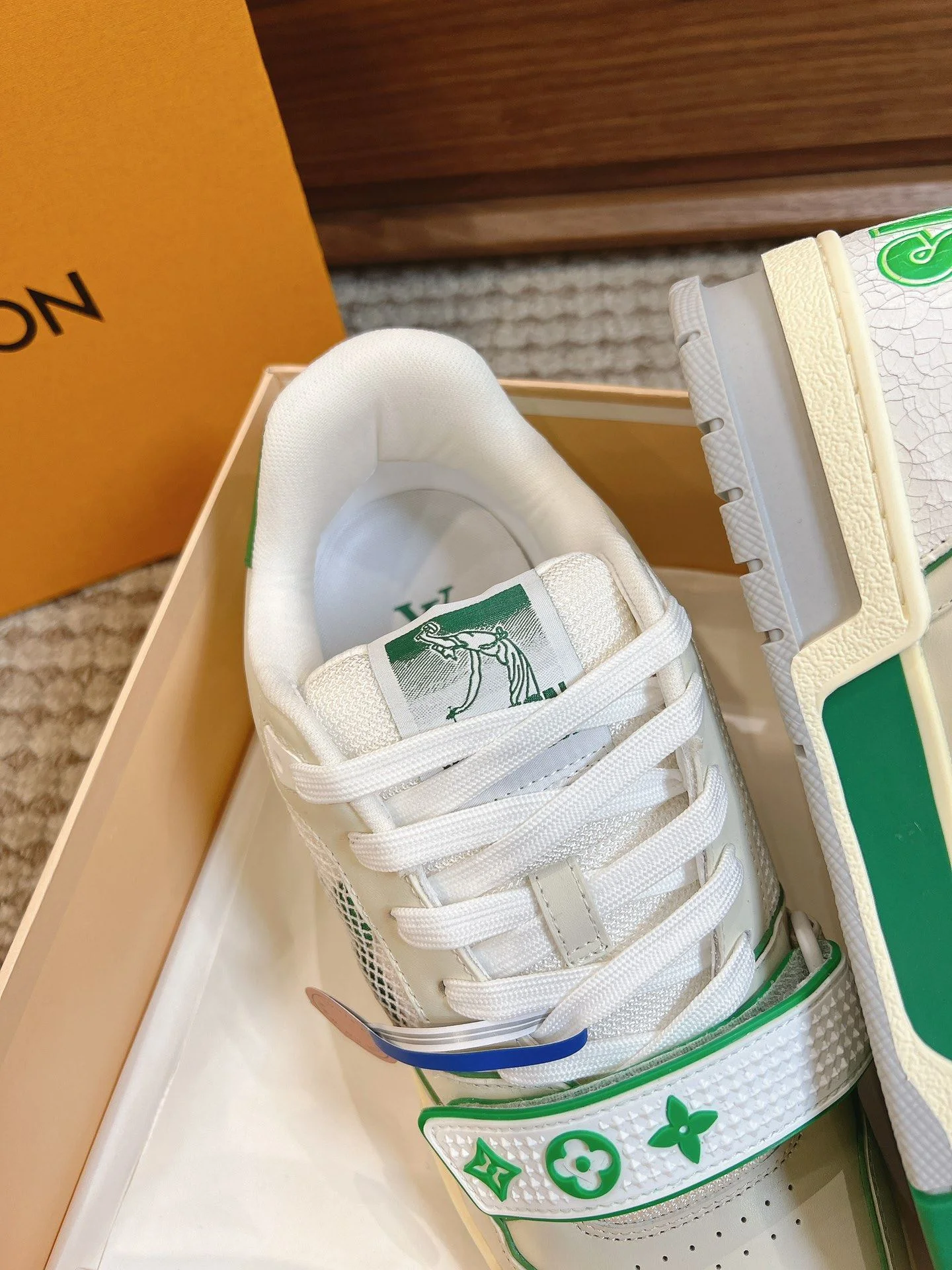Bright Louis Vuitton Trainer Sneaker 31446