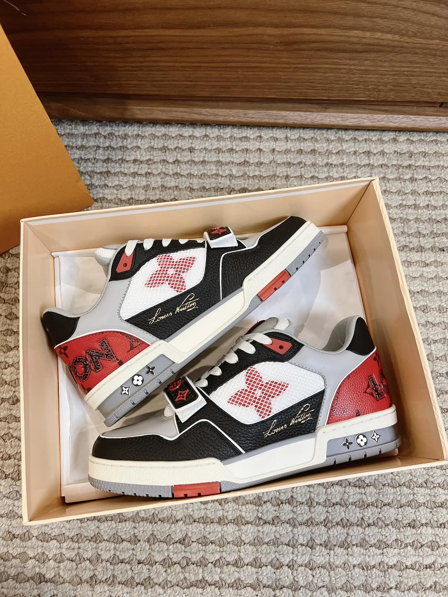 Louis Vuitton Trainer Sneaker BestValue 31450