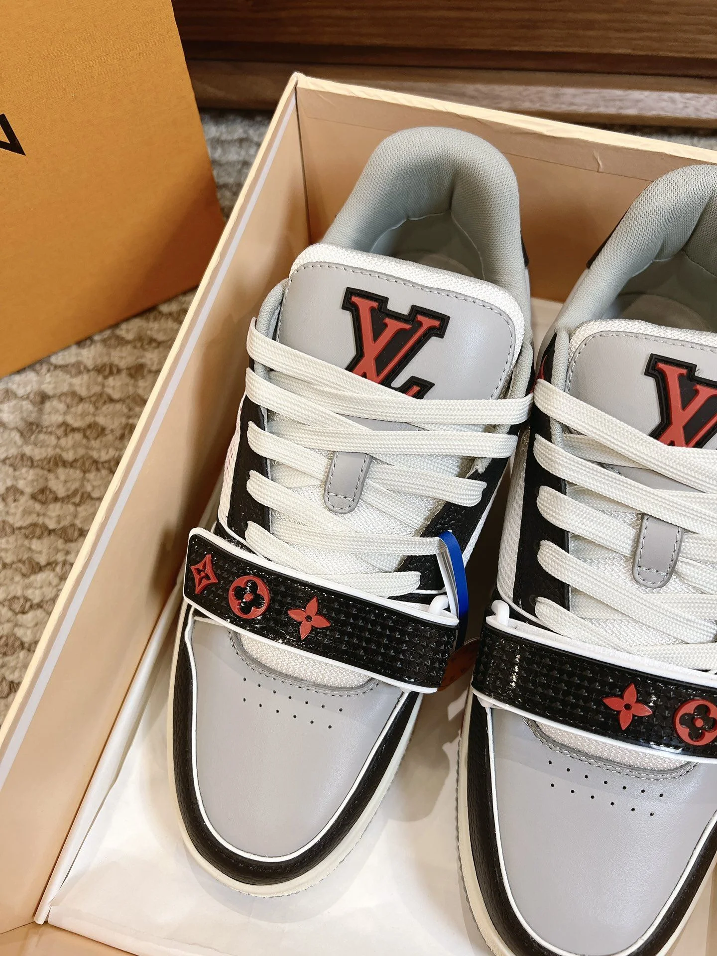 Louis Vuitton Trainer Sneaker BestValue 31450