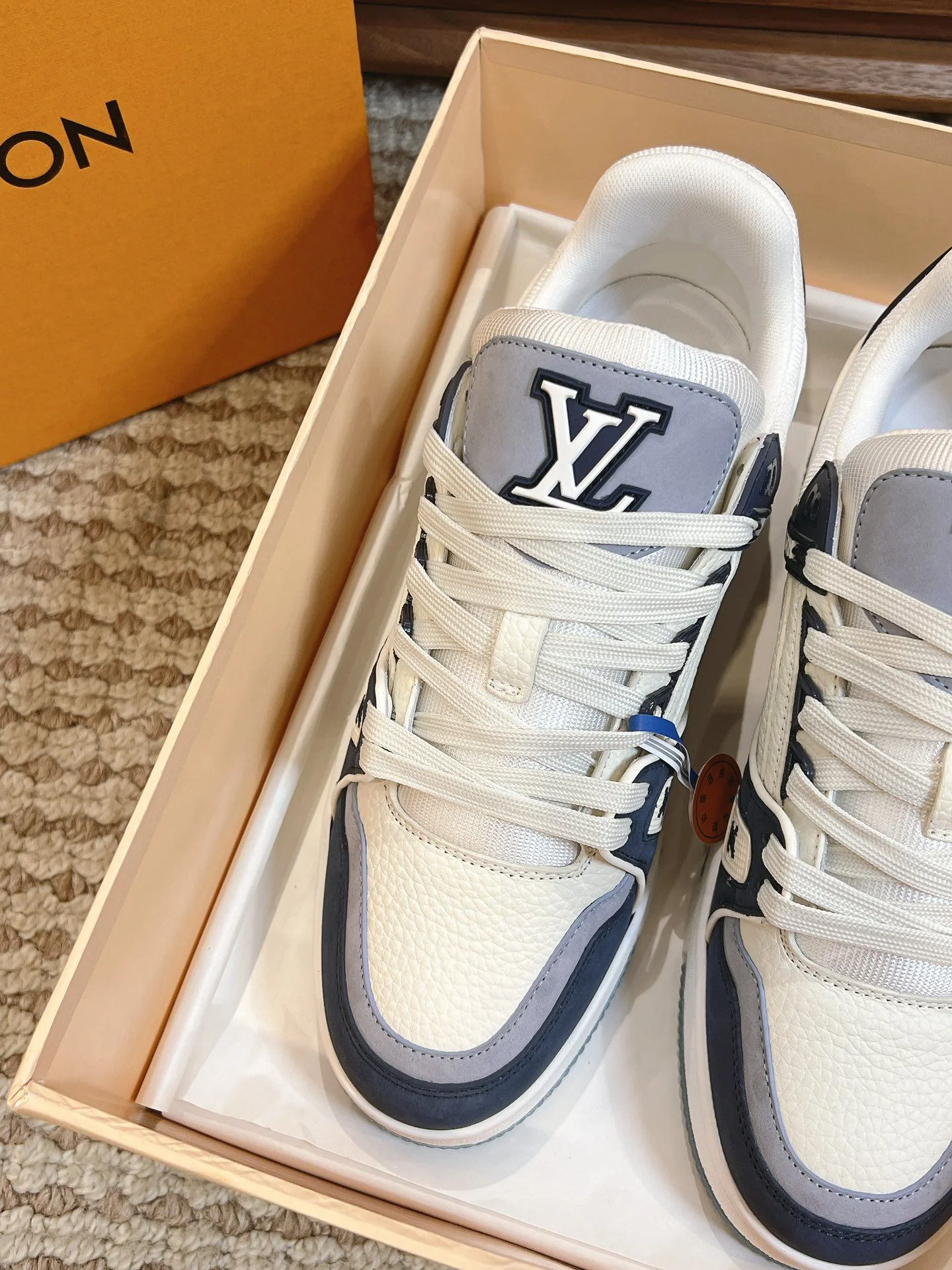 SmartChoice Louis Vuitton Trainer Sneaker 31444