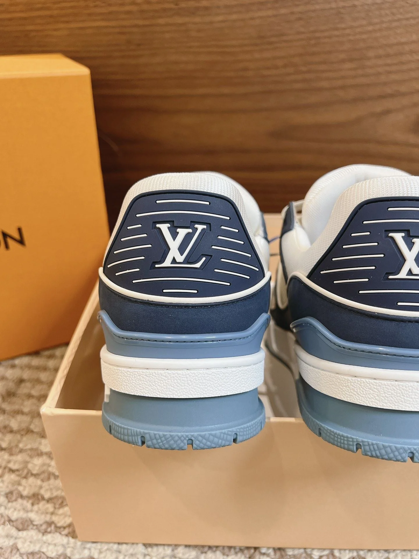 SmartChoice Louis Vuitton Trainer Sneaker 31444