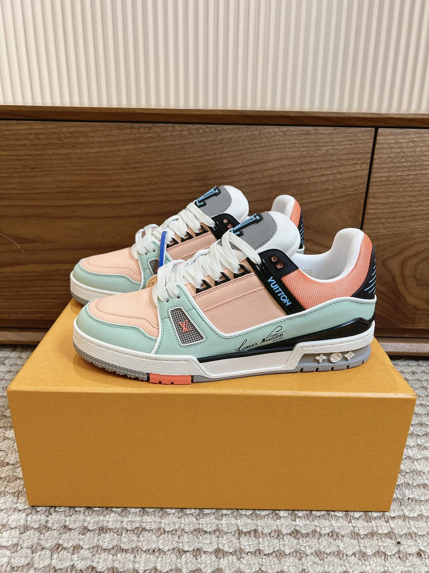 Louis Vuitton Trainer Sneaker Lightweight 31441