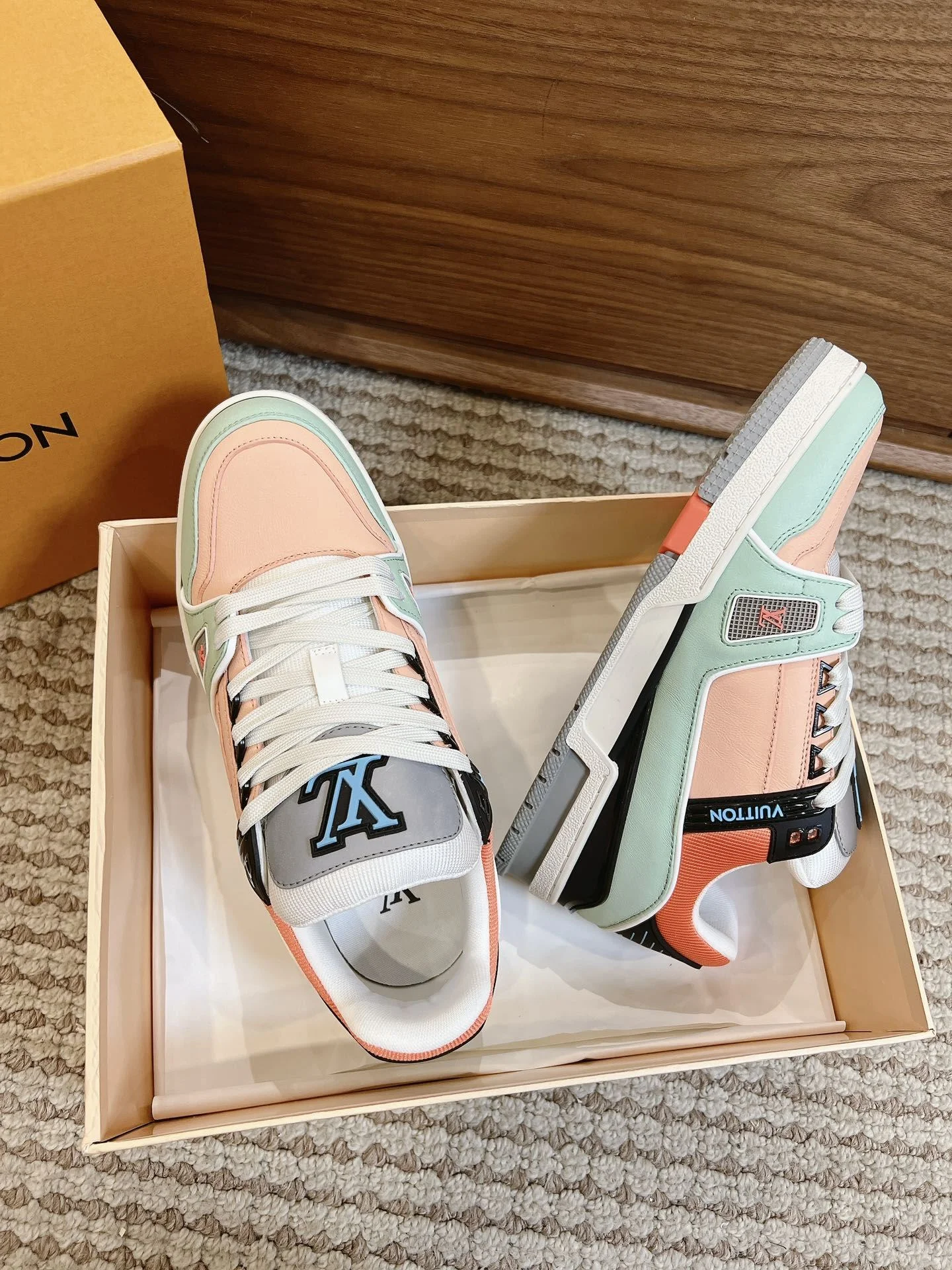 Louis Vuitton Trainer Sneaker Lightweight 31441