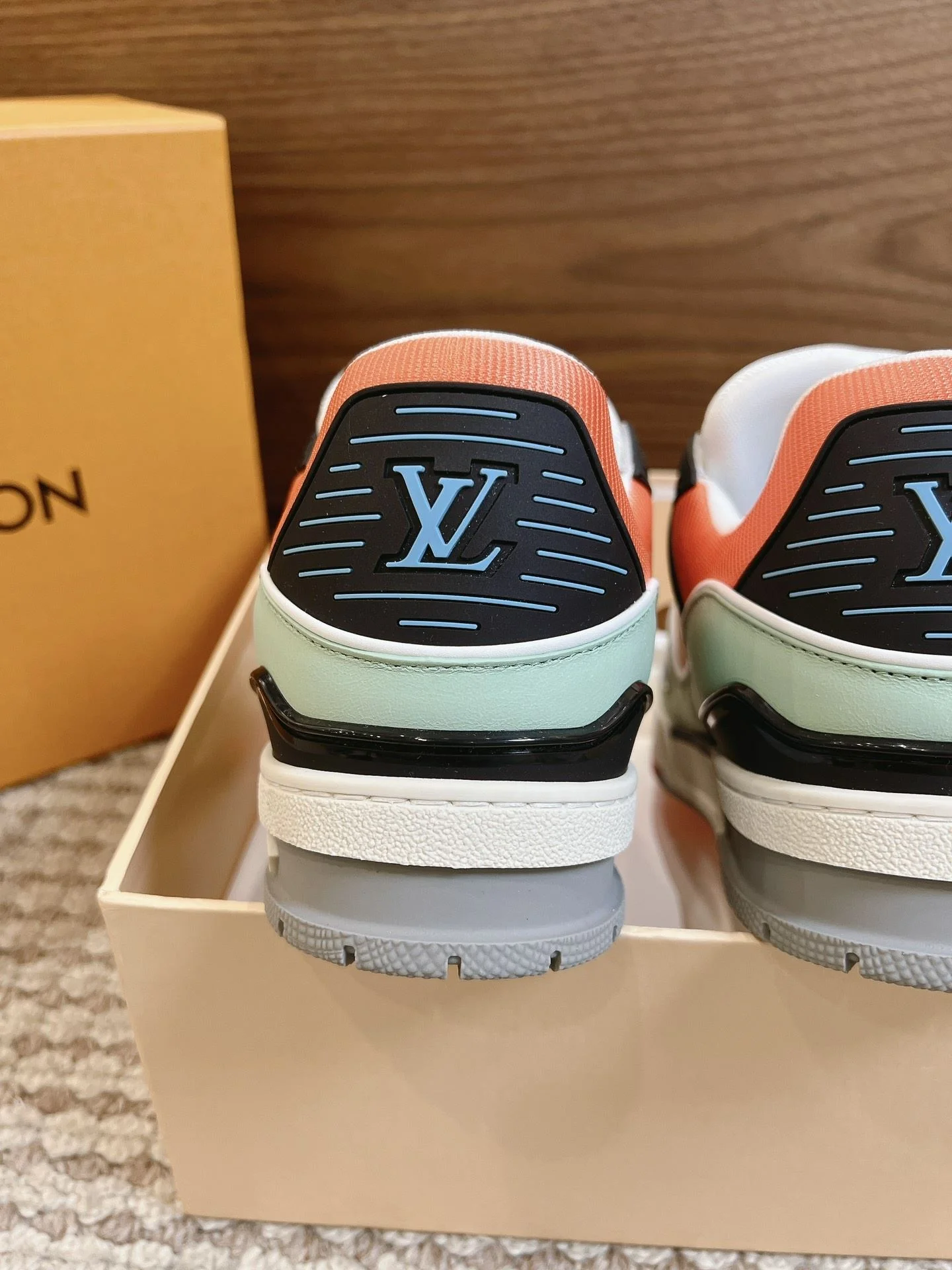 Louis Vuitton Trainer Sneaker Lightweight 31441