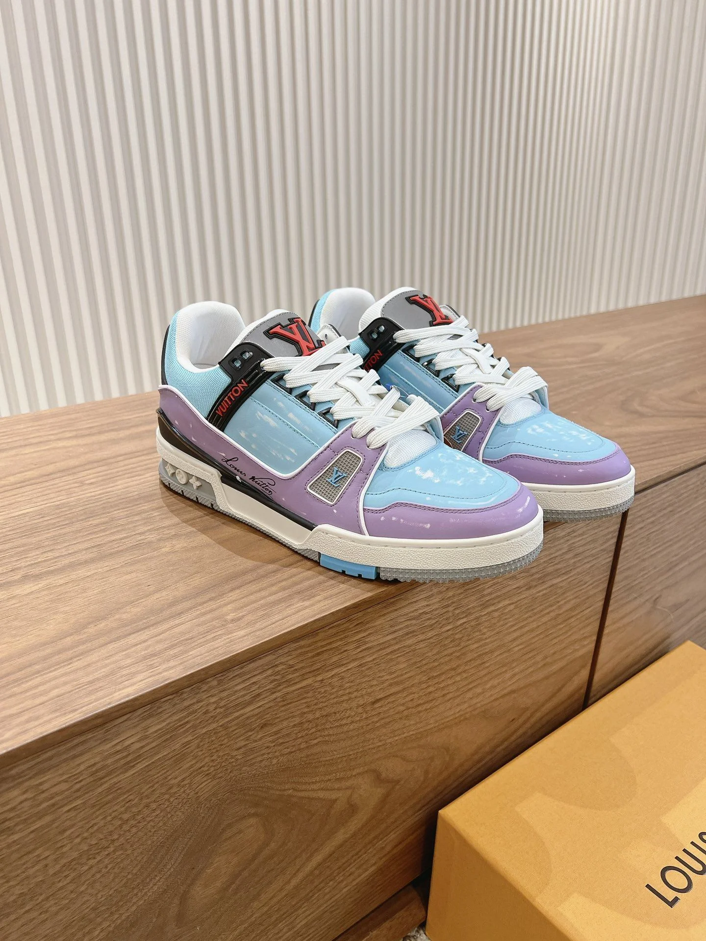 TopPick Louis Vuitton Trainer Sneaker 31443