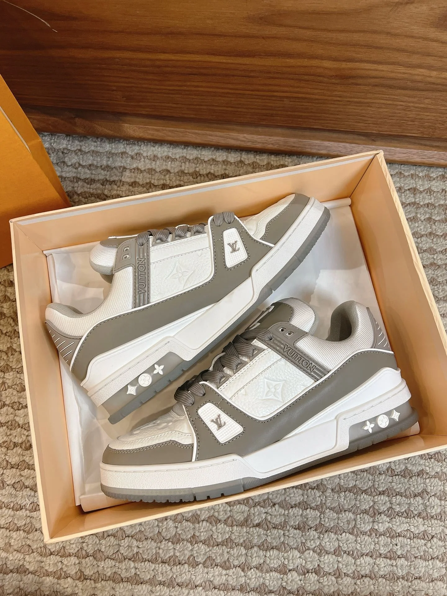 Louis Vuitton Trainer Sneaker Versatile 31440