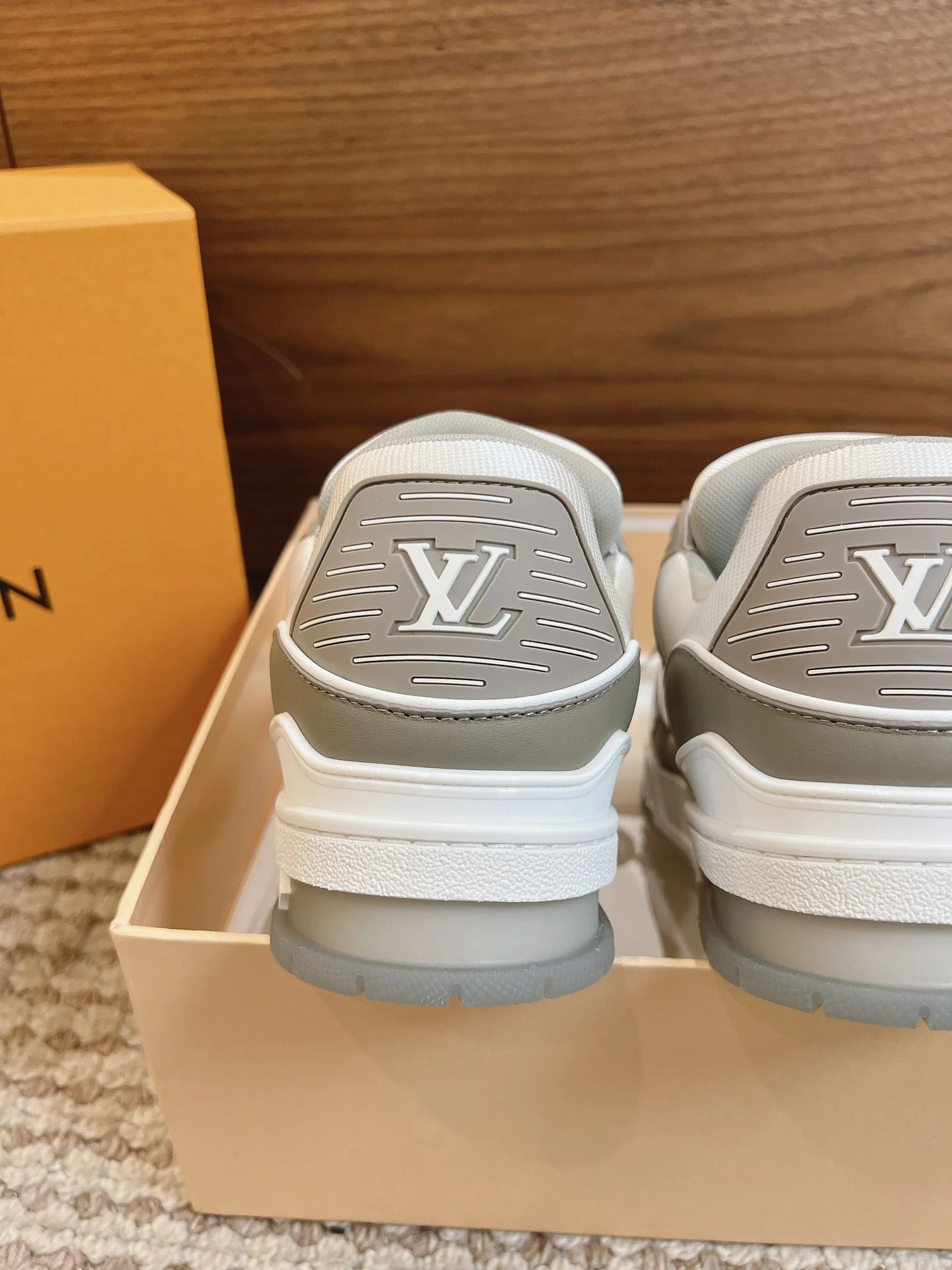Louis Vuitton Trainer Sneaker Versatile 31440