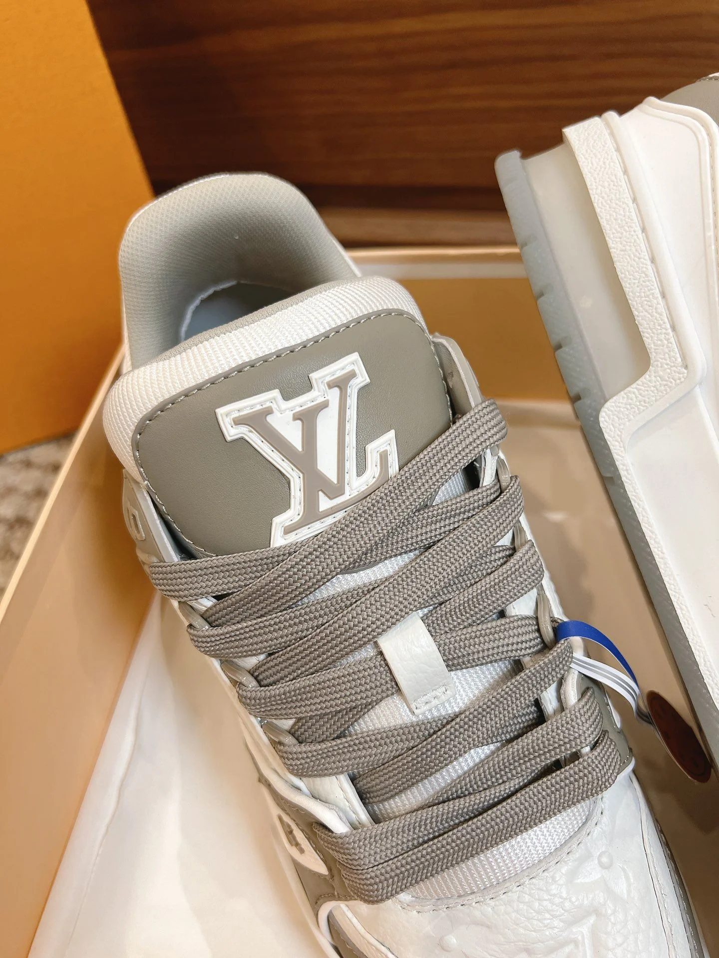 Louis Vuitton Trainer Sneaker Versatile 31440