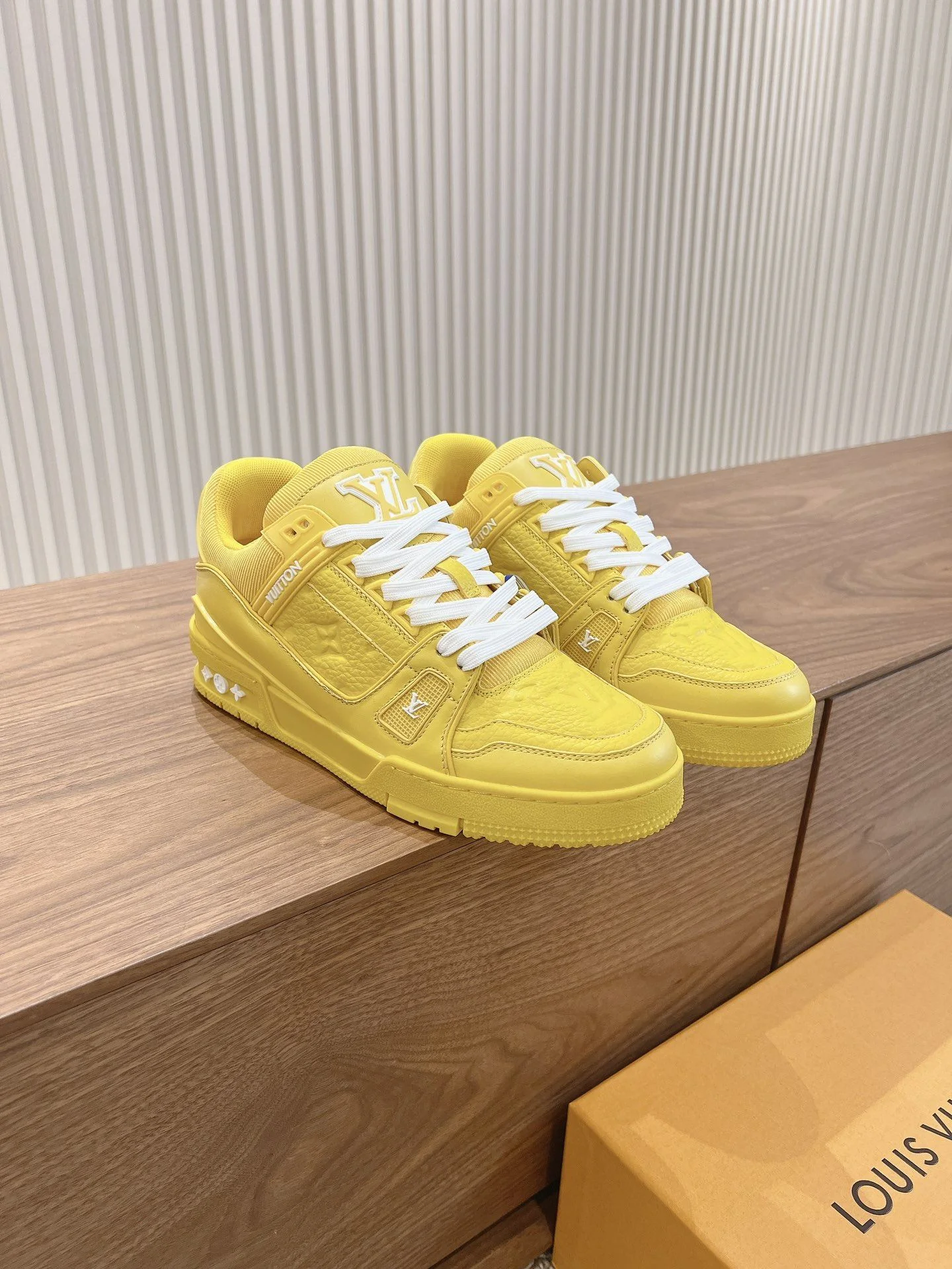 Louis Vuitton Trainer Sneaker Tailored 31439