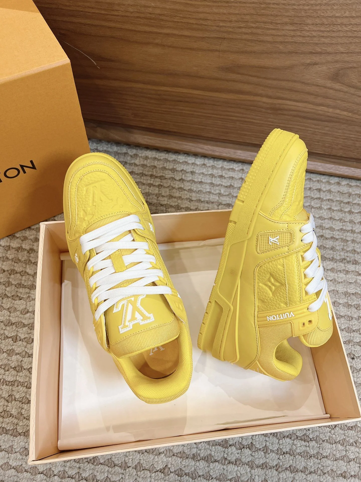 Louis Vuitton Trainer Sneaker Tailored 31439