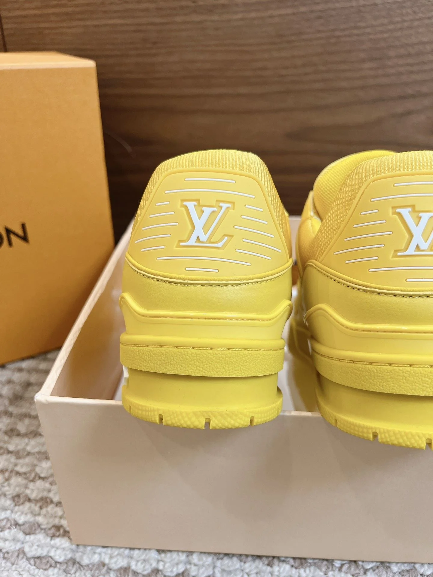 Louis Vuitton Trainer Sneaker Tailored 31439