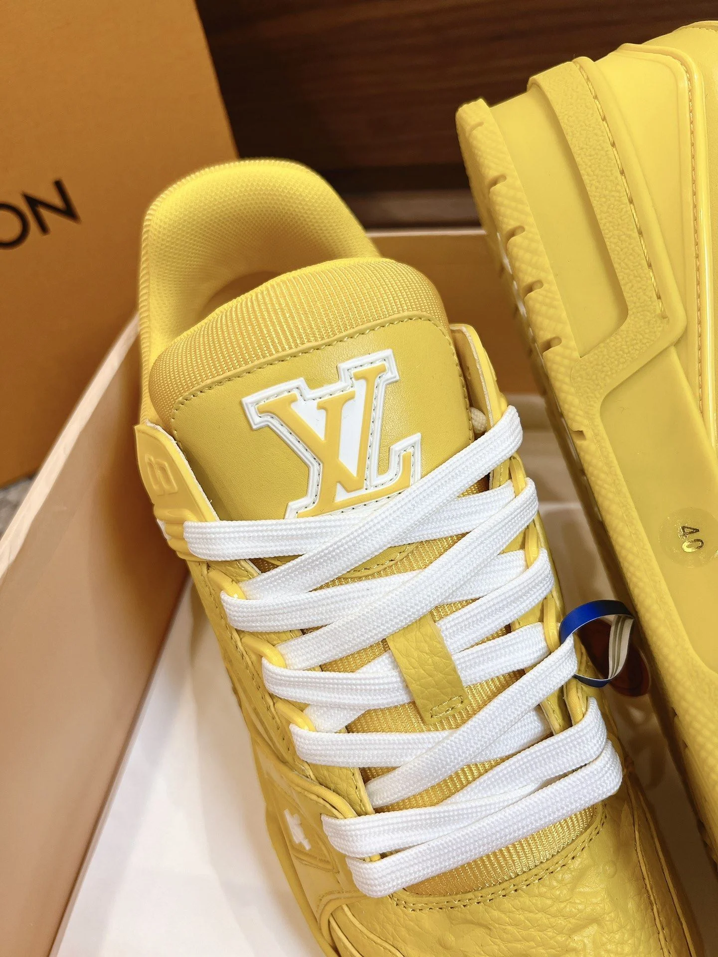 Louis Vuitton Trainer Sneaker Tailored 31439