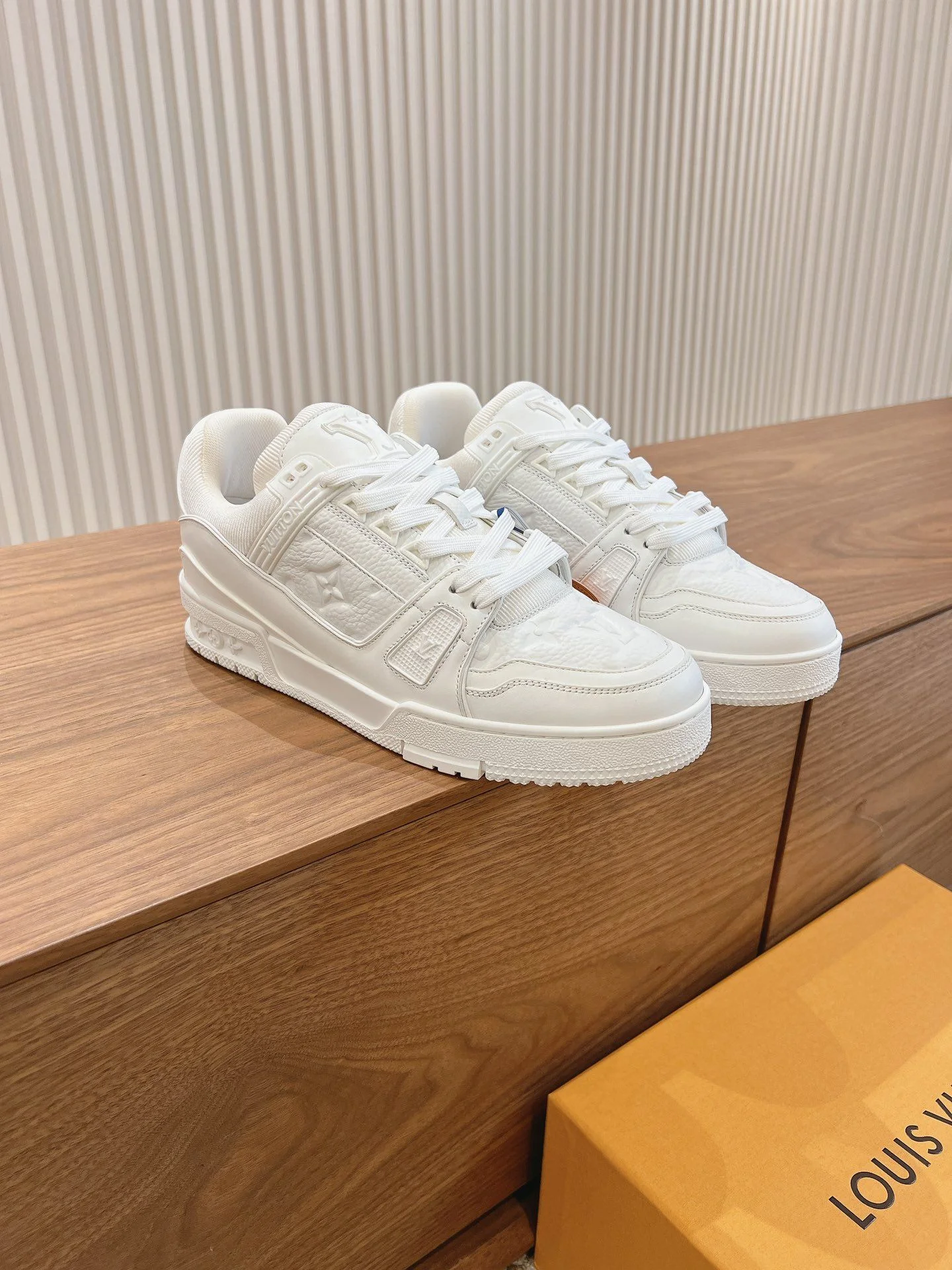 Louis Vuitton Trainer Sneaker Bold 31438