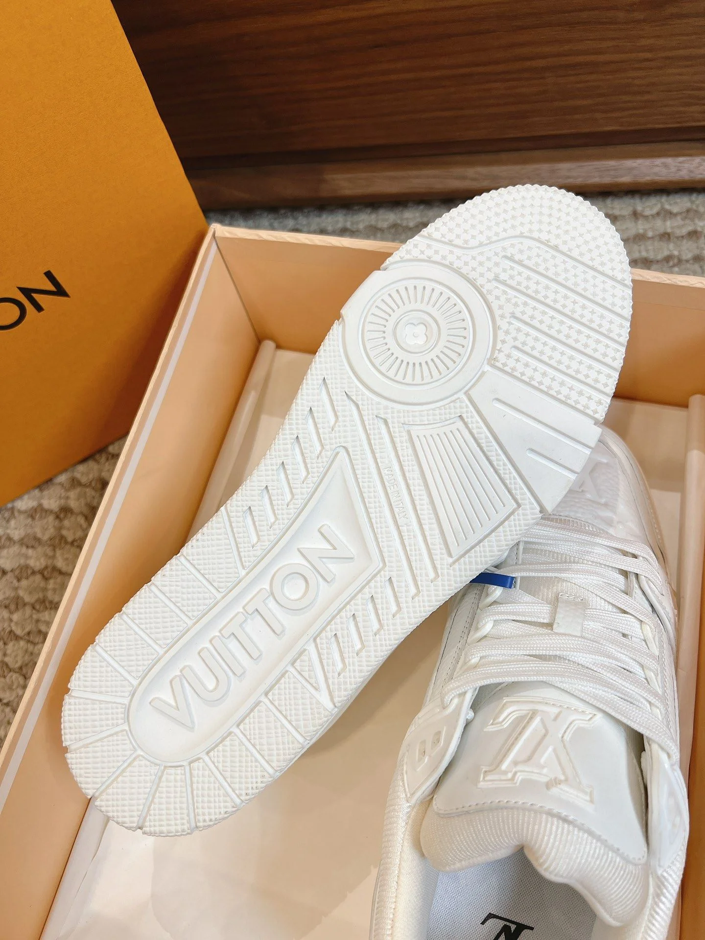 Louis Vuitton Trainer Sneaker Bold 31438