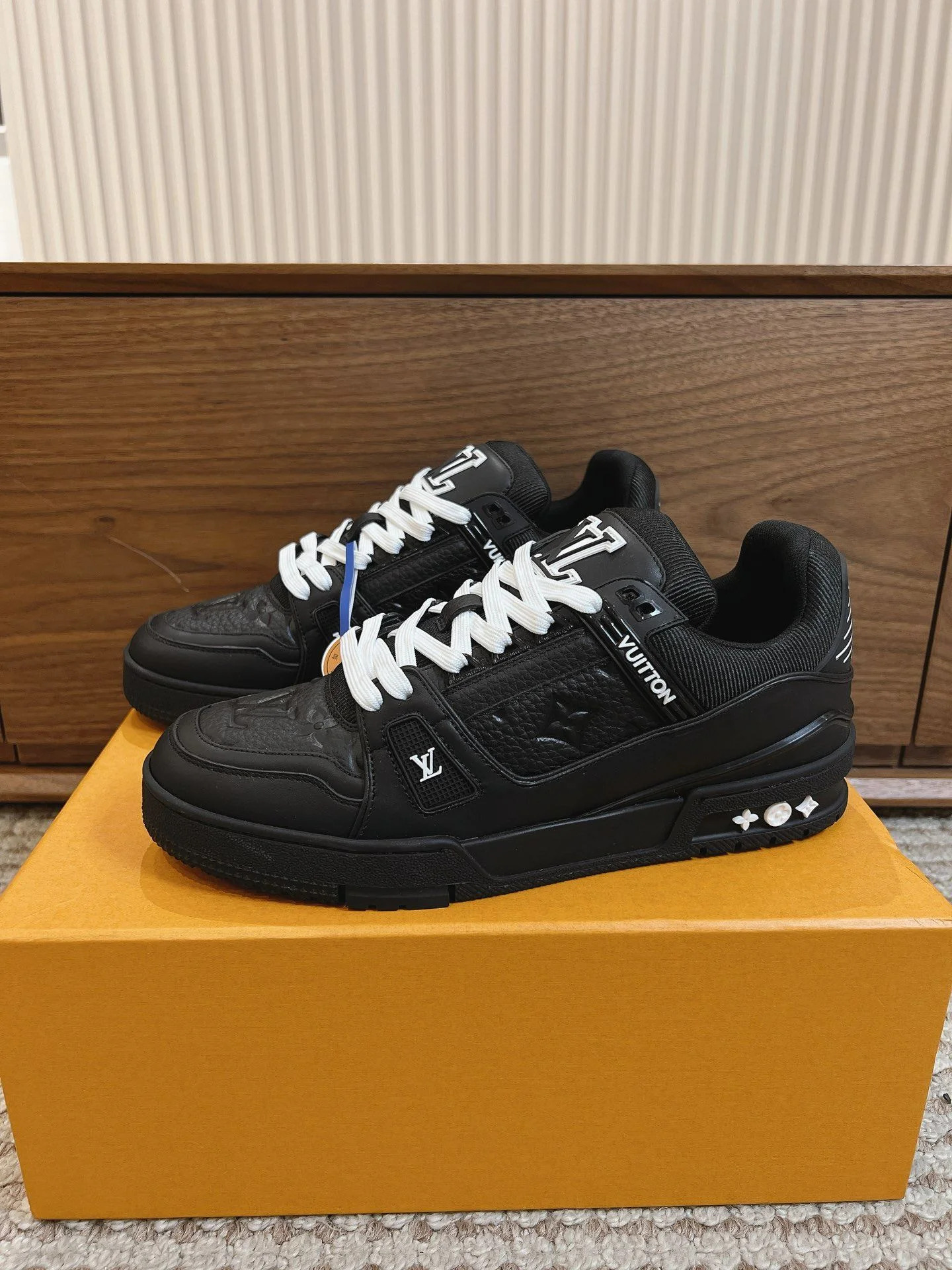 Louis Vuitton Trainer Sneaker FashionForward 31437